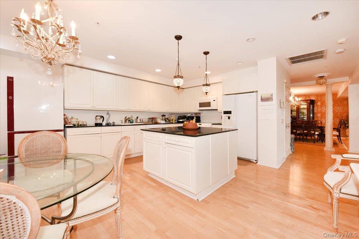 100 Harbor View Drive, Unit 630 photo 8