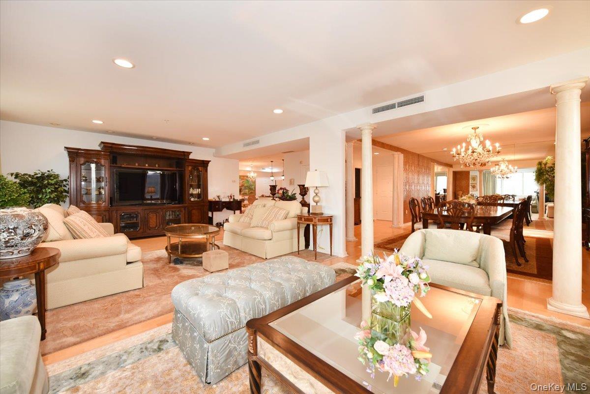 100 Harbor View Drive, Unit 630 photo 4
