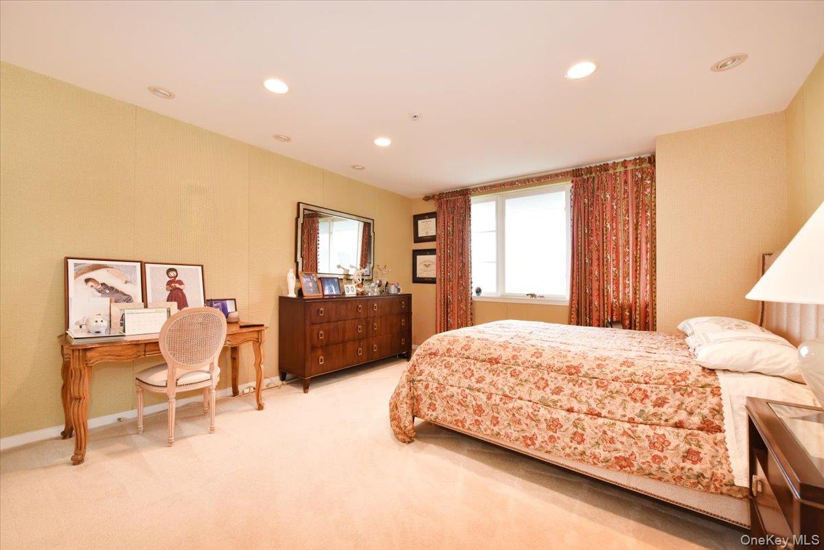100 Harbor View Drive, Unit 630 photo 14