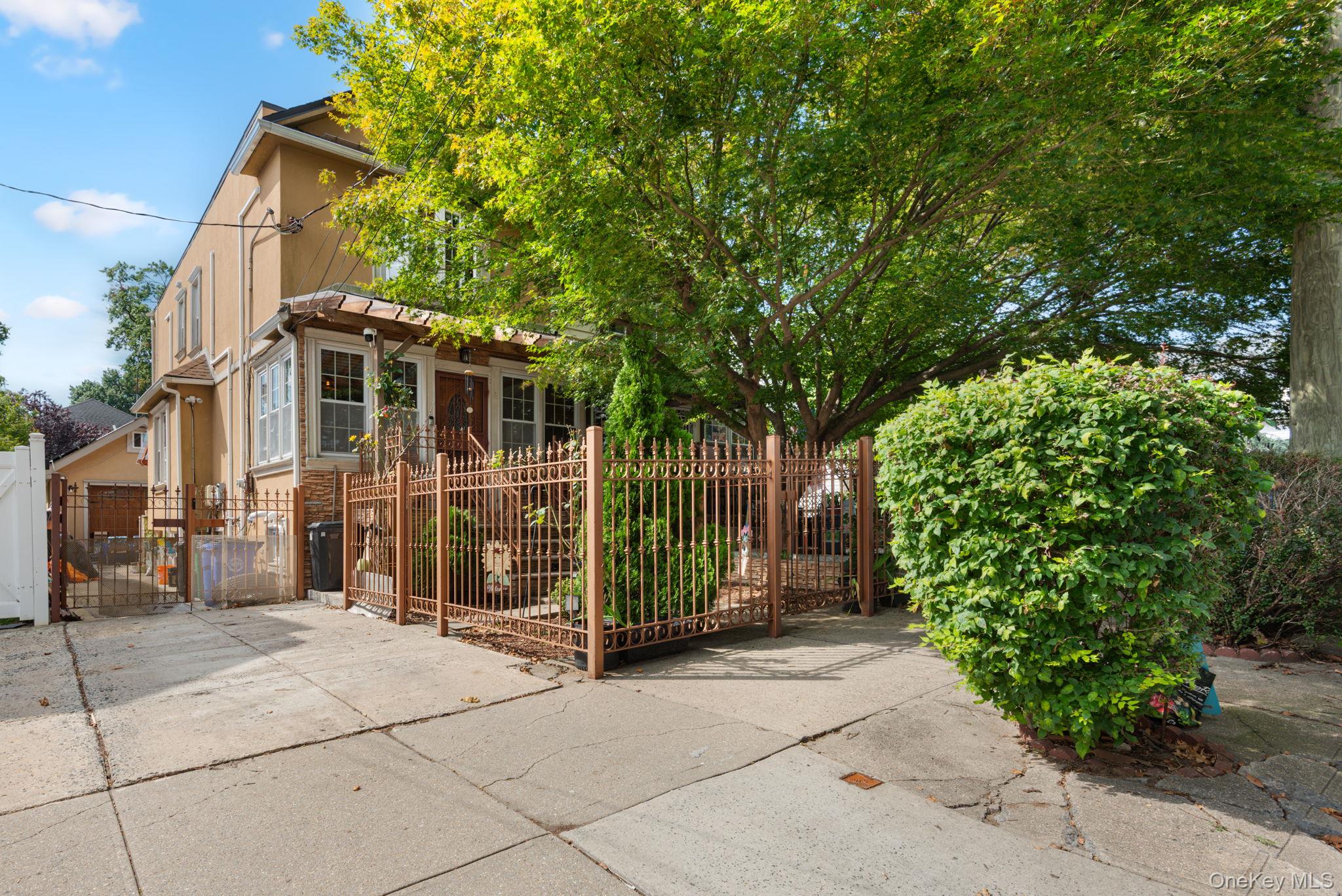 121-36 7th Avenue – For Sale photo 2