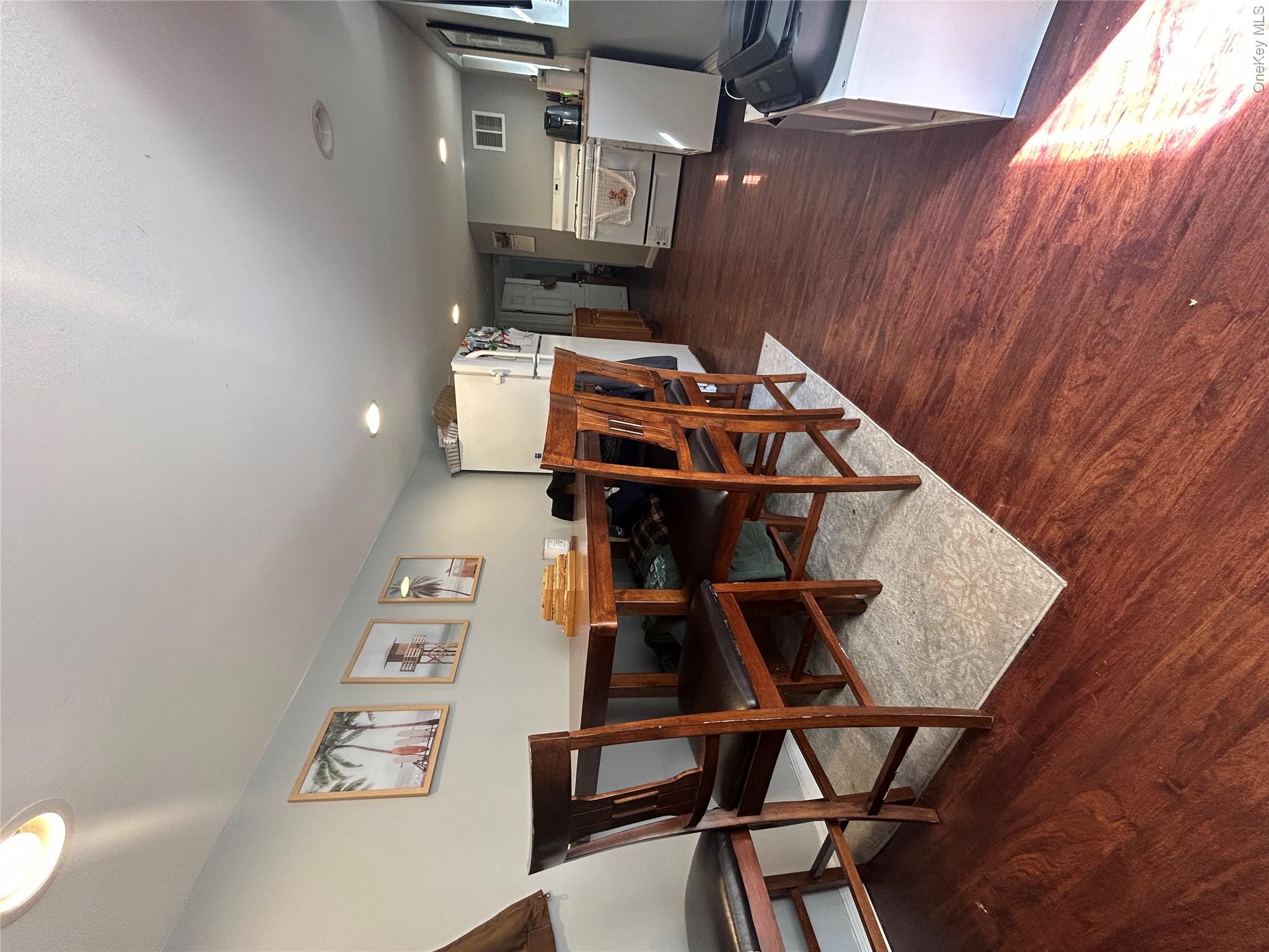 70 Oswego Avenue, Unit Walk in un