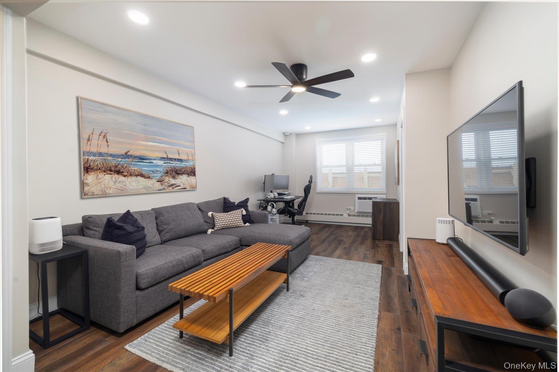 370 W Broadway, Unit 3M photo 4