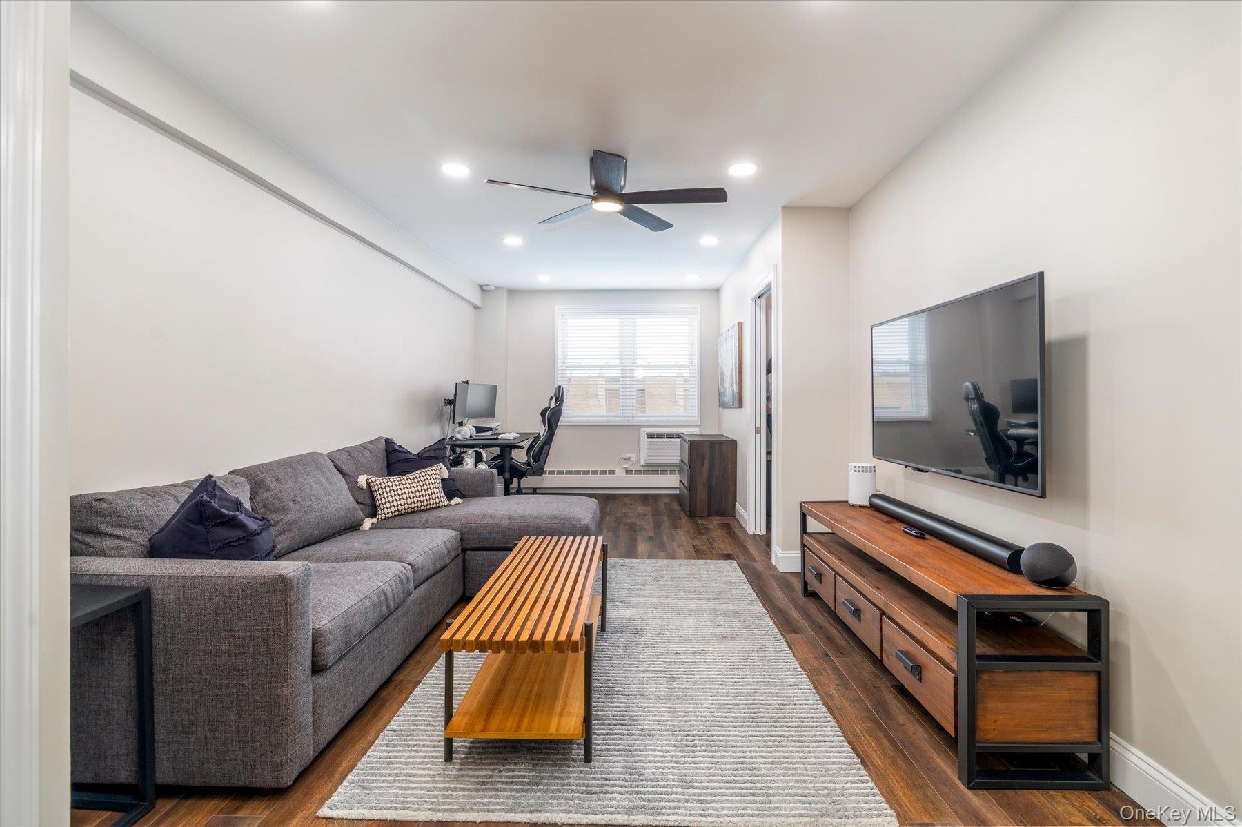 370 W Broadway #3M