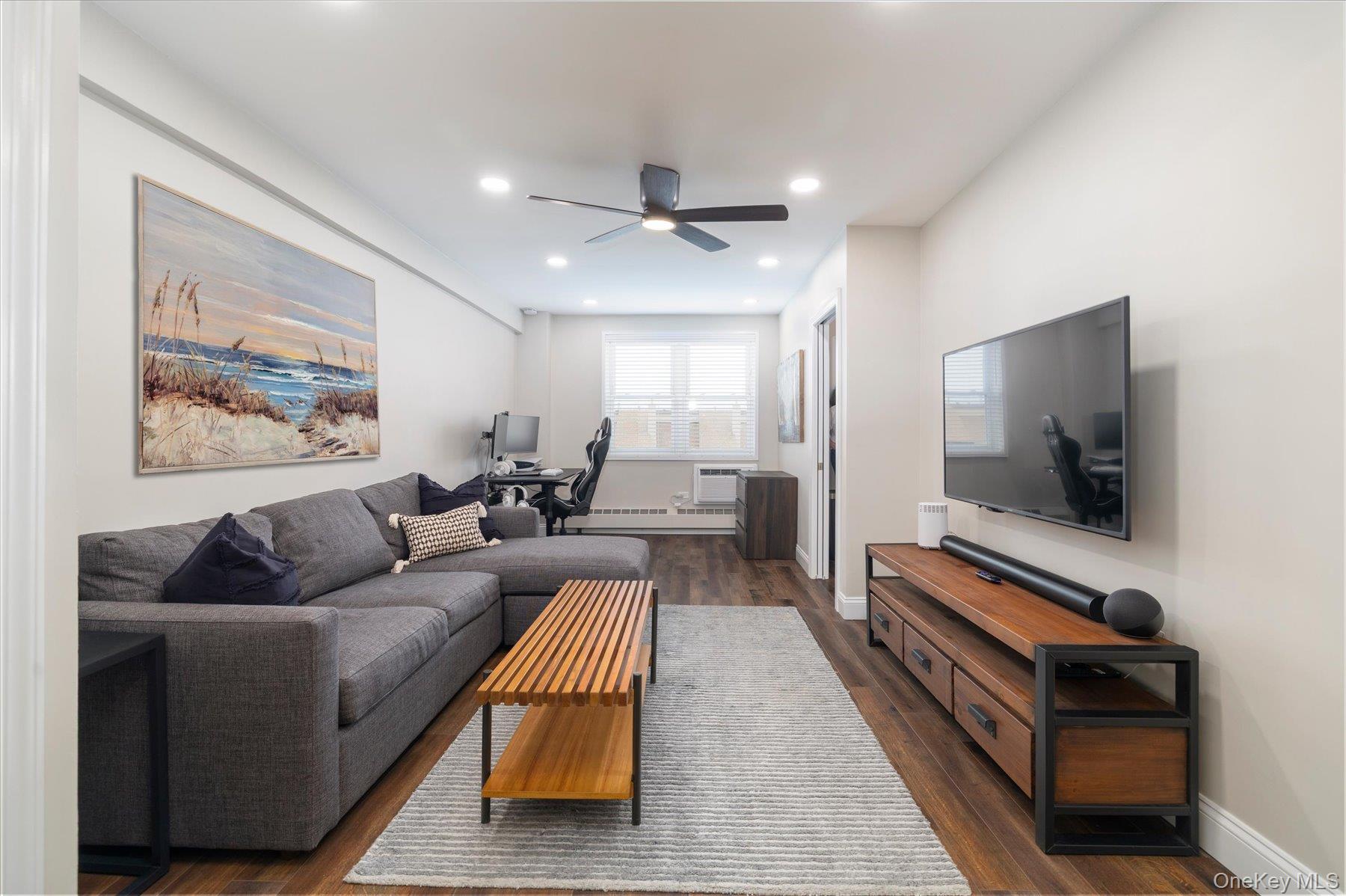 370 W Broadway, Unit 3M photo 2