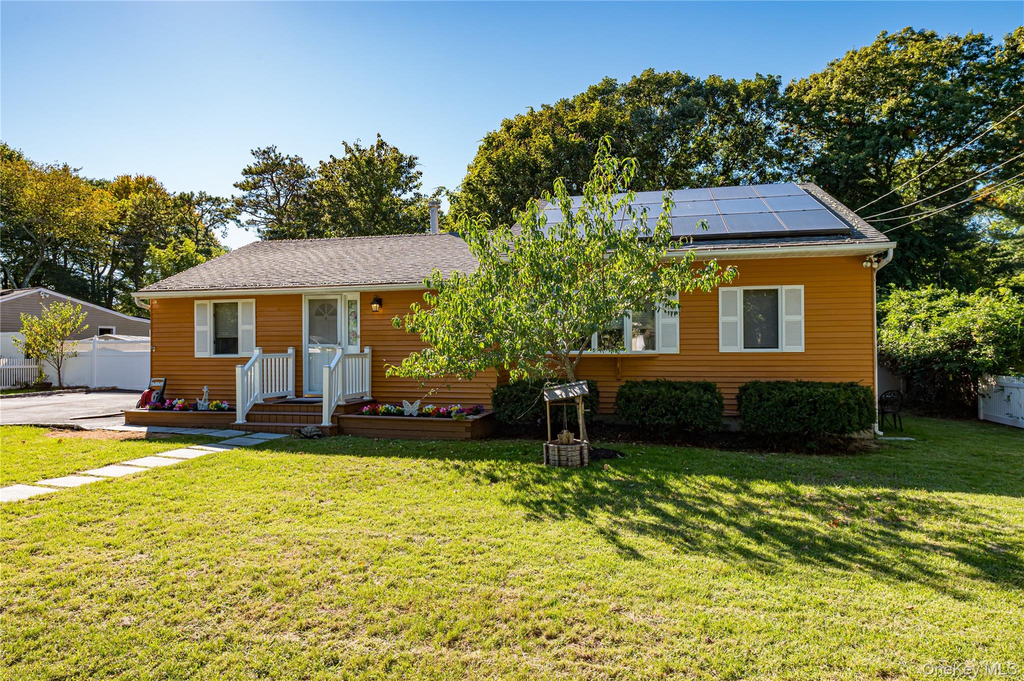 8 Forest Avenue – For Sale