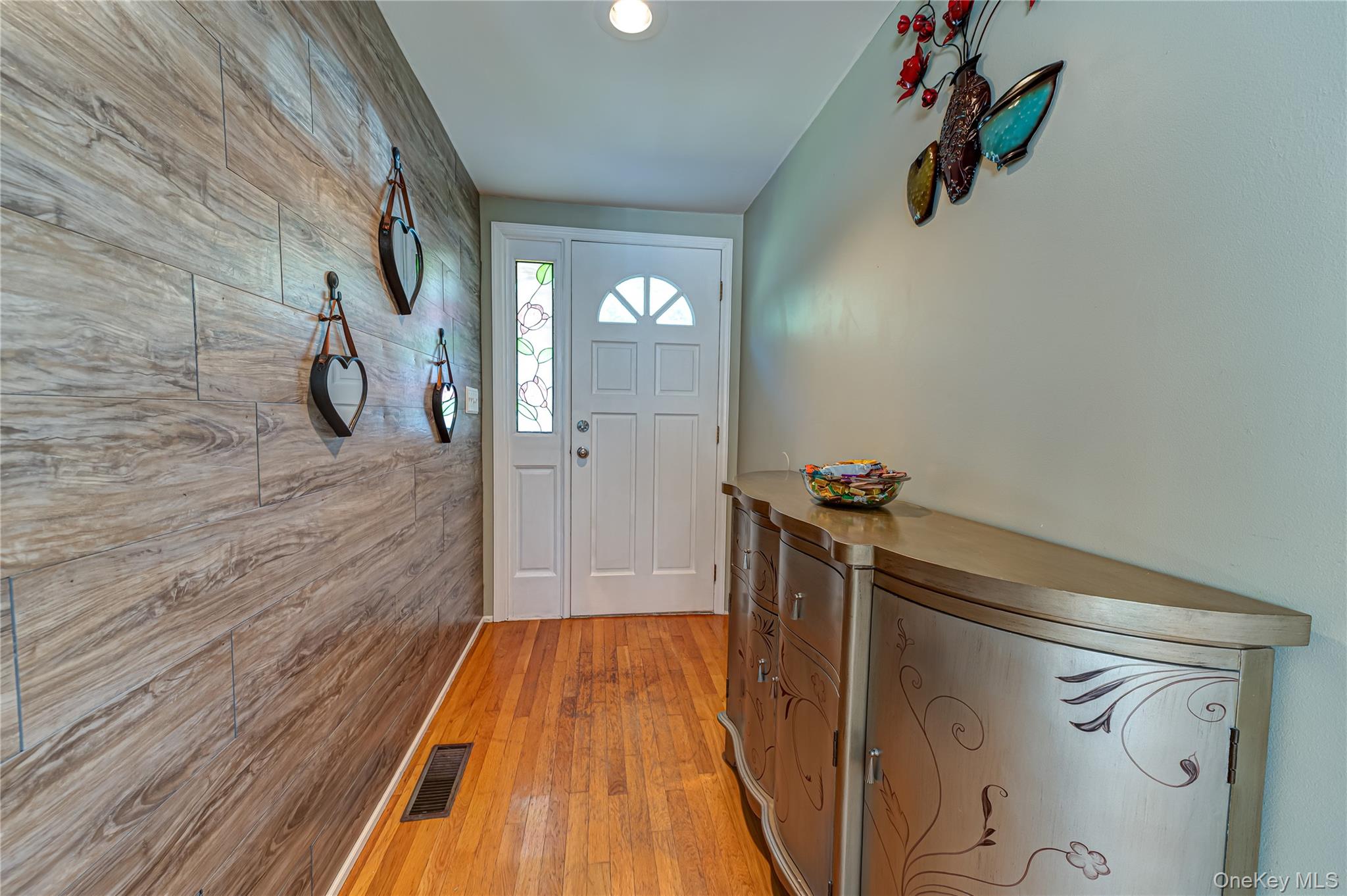 8 Forest Avenue – For Sale photo 11