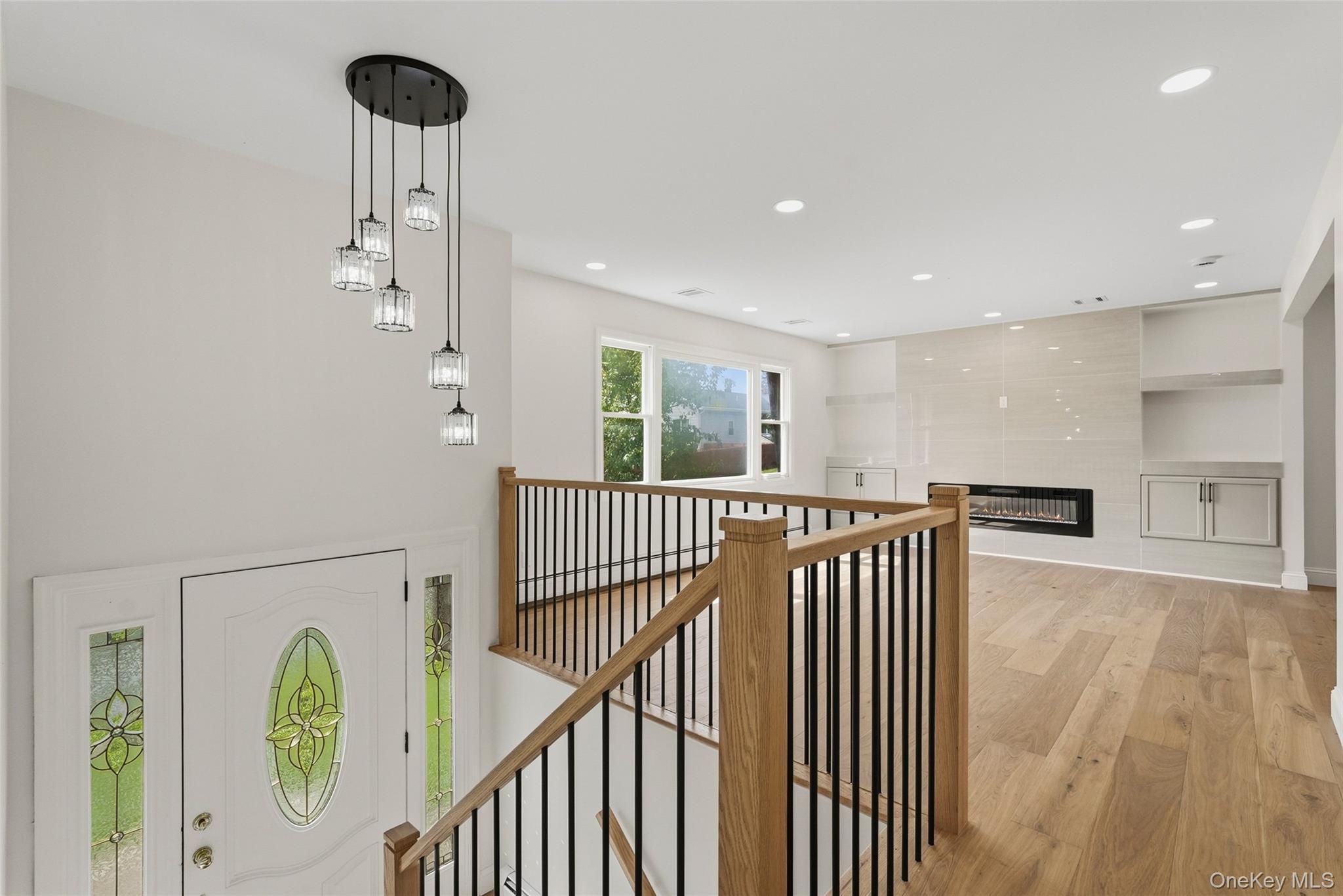 2 Deborah Lane – For Sale photo 10