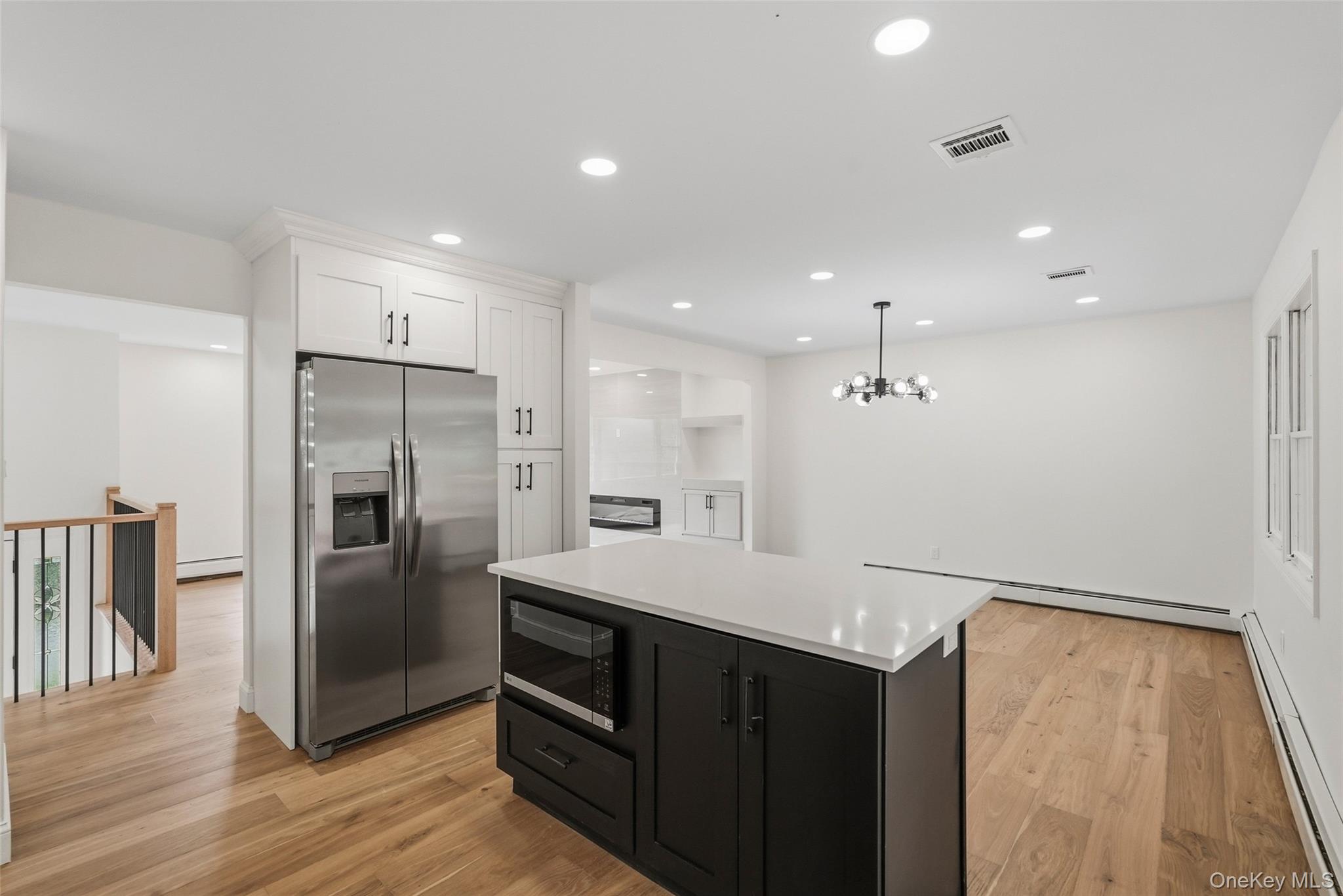 2 Deborah Lane – For Sale photo 13