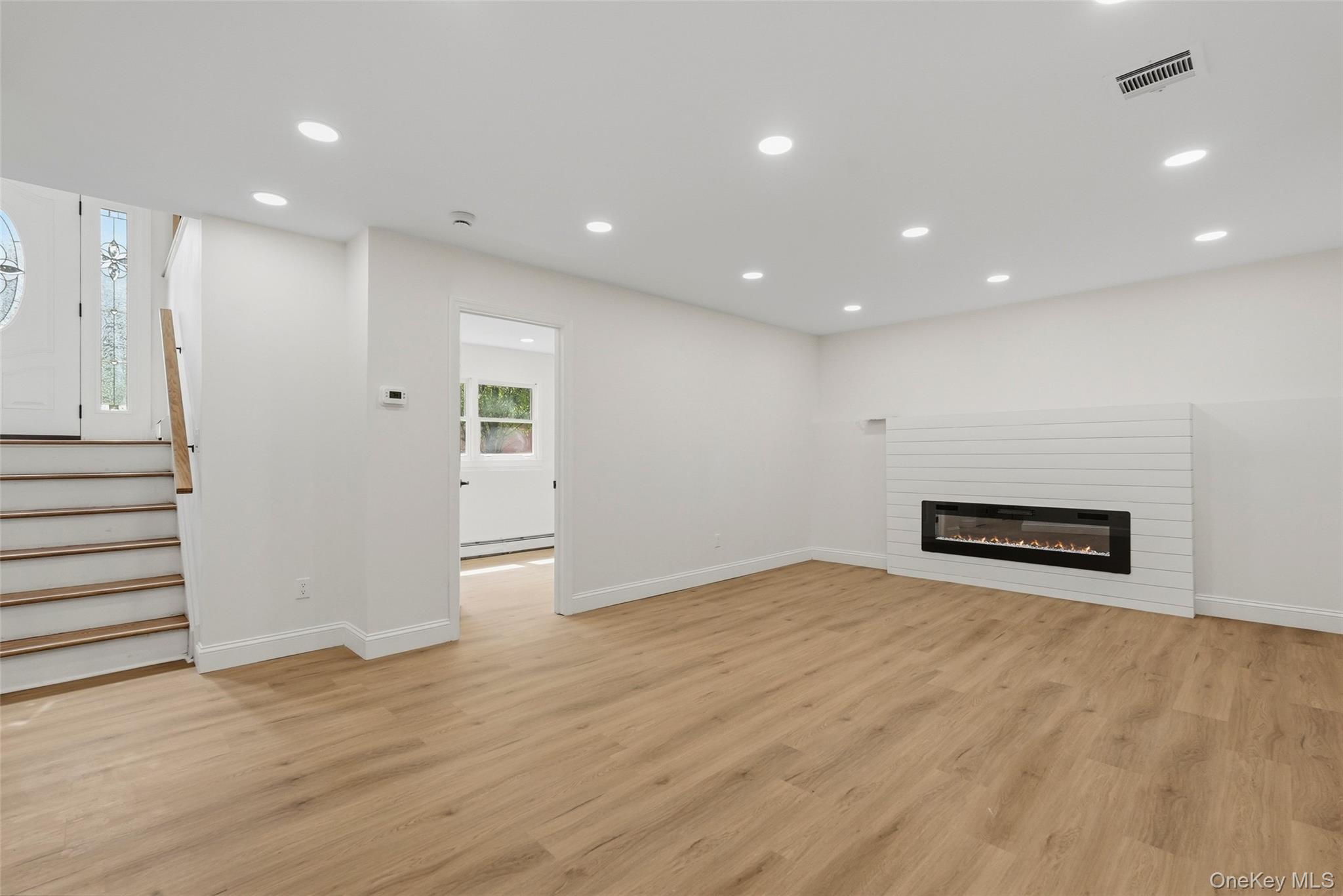 2 Deborah Lane – For Sale photo 26