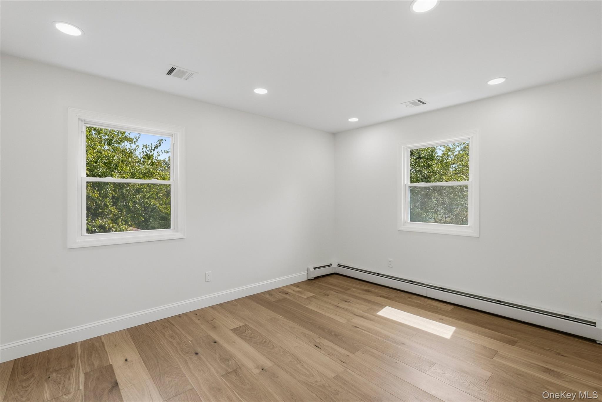 2 Deborah Lane – For Sale photo 30