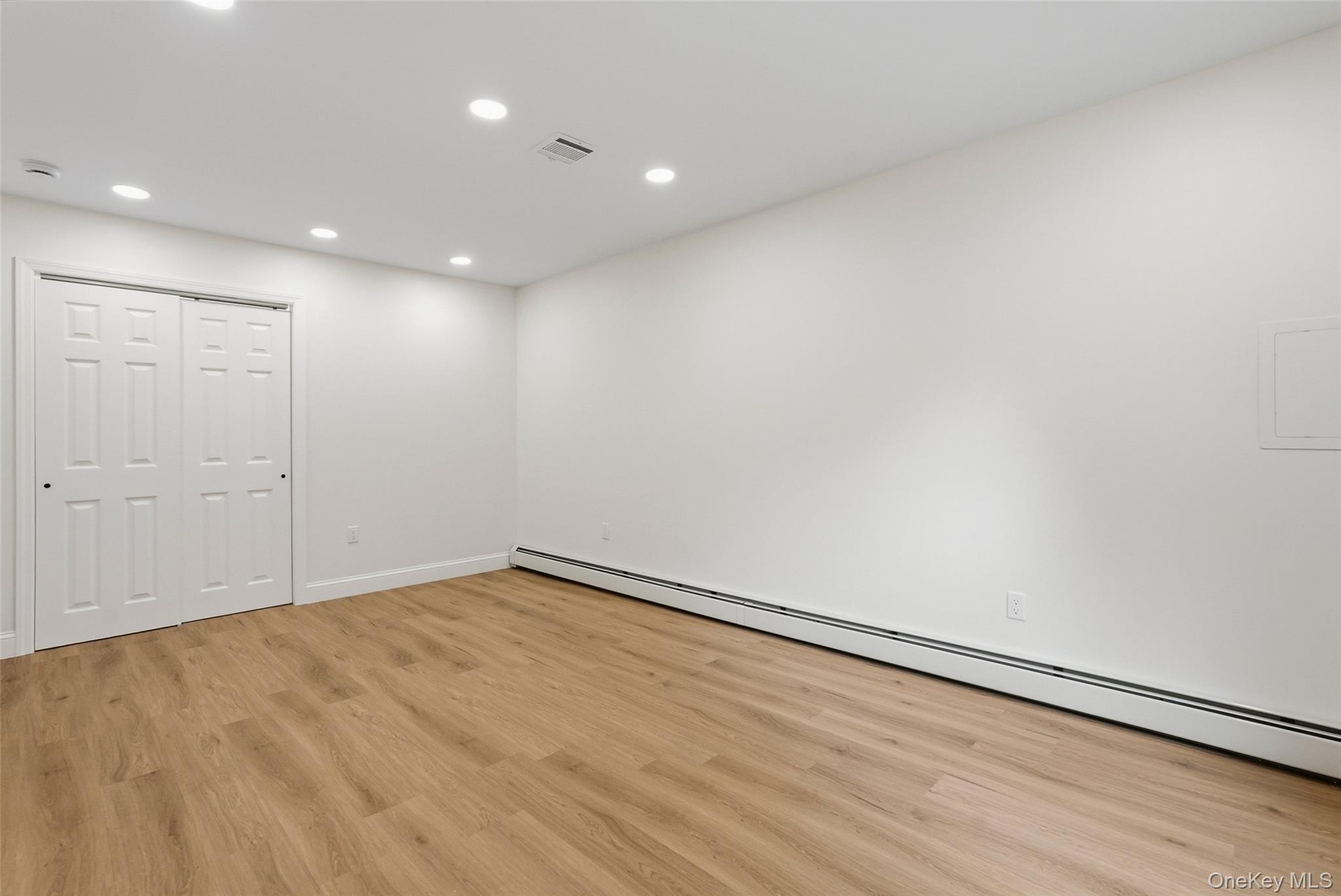 2 Deborah Lane – For Sale photo 27