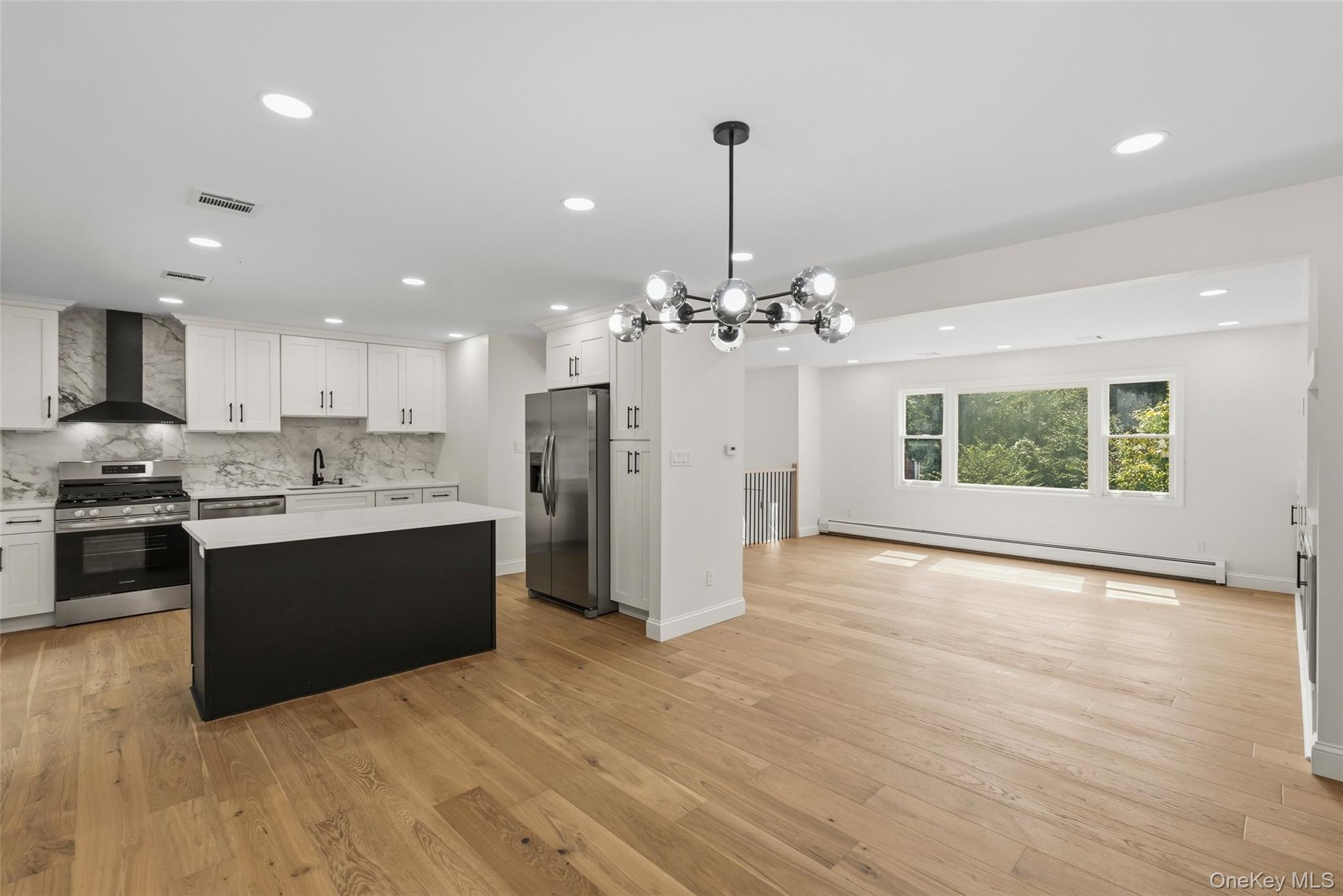 2 Deborah Lane – For Sale photo 14