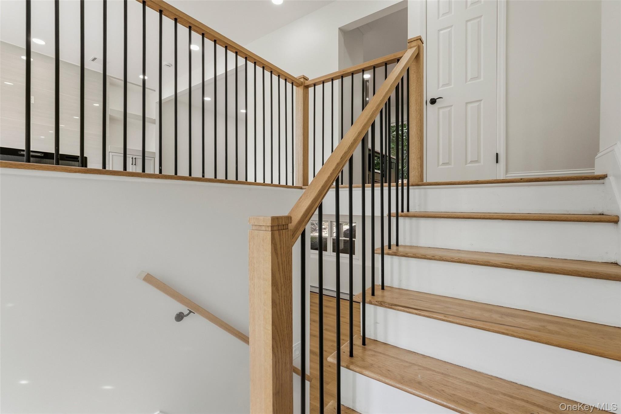 2 Deborah Lane – For Sale photo 11