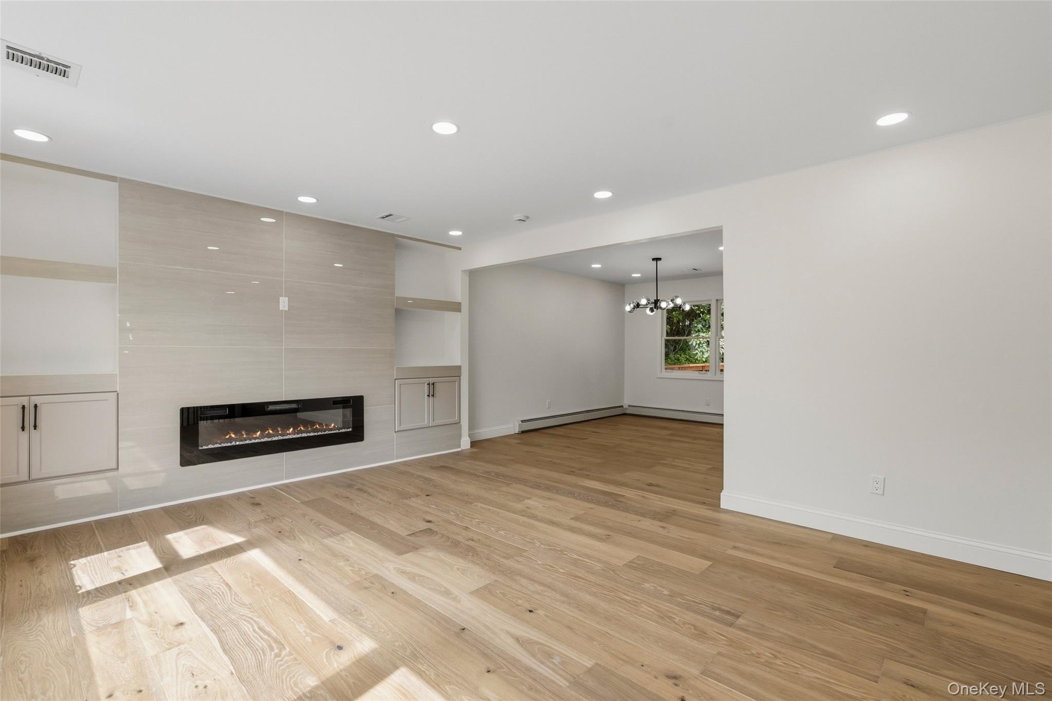 2 Deborah Lane – For Sale photo 7