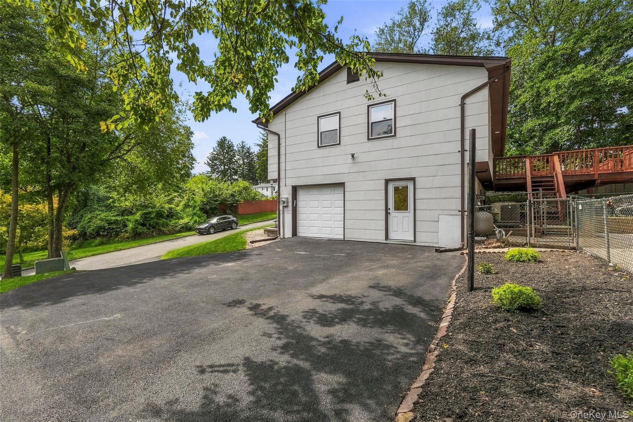 2 Deborah Lane – For Sale photo 3