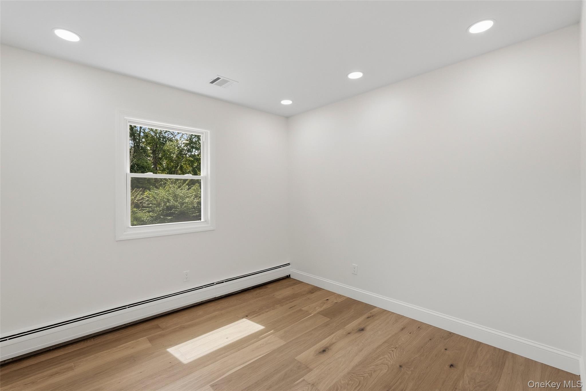 2 Deborah Lane – For Sale photo 29
