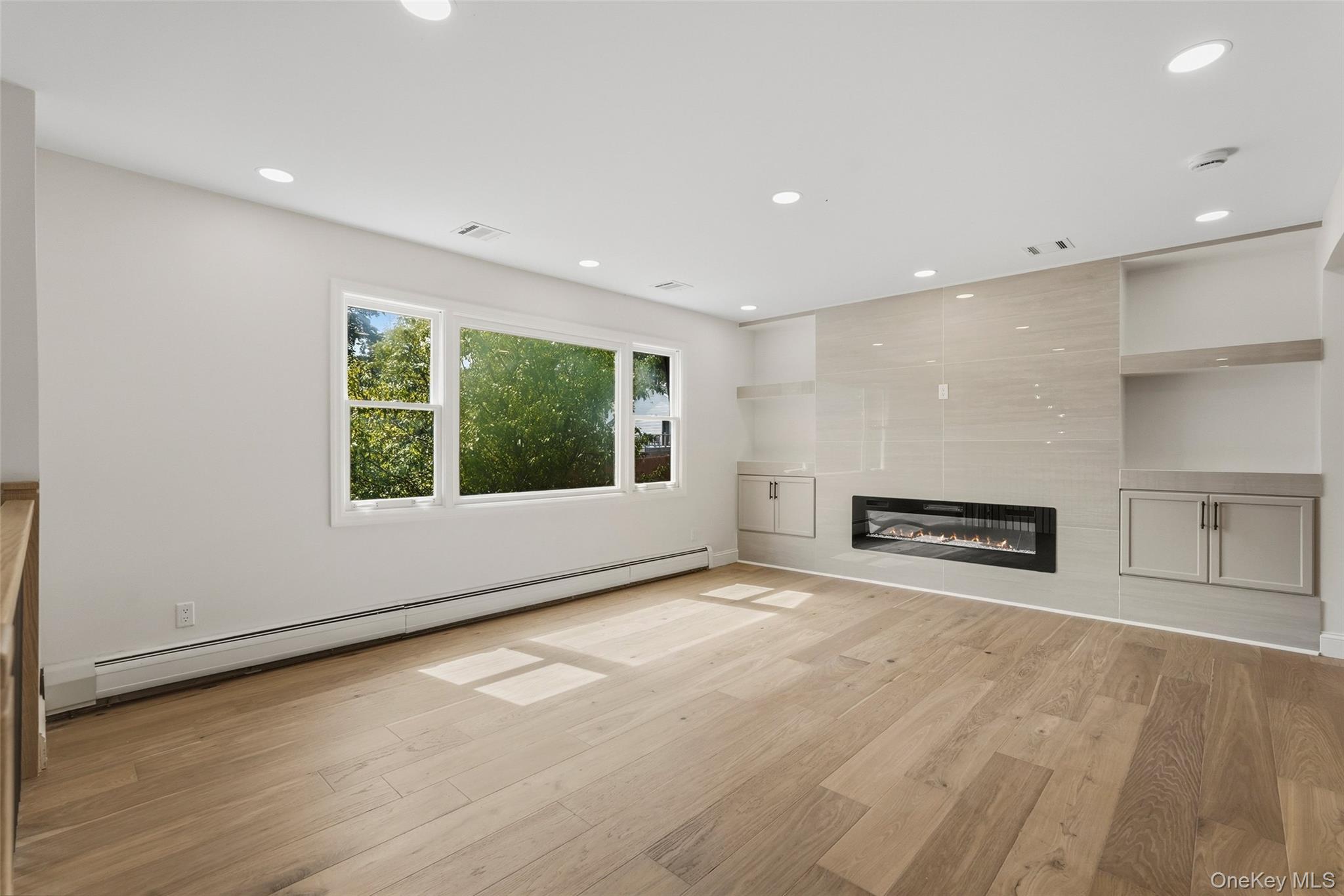 2 Deborah Lane – For Sale photo 6