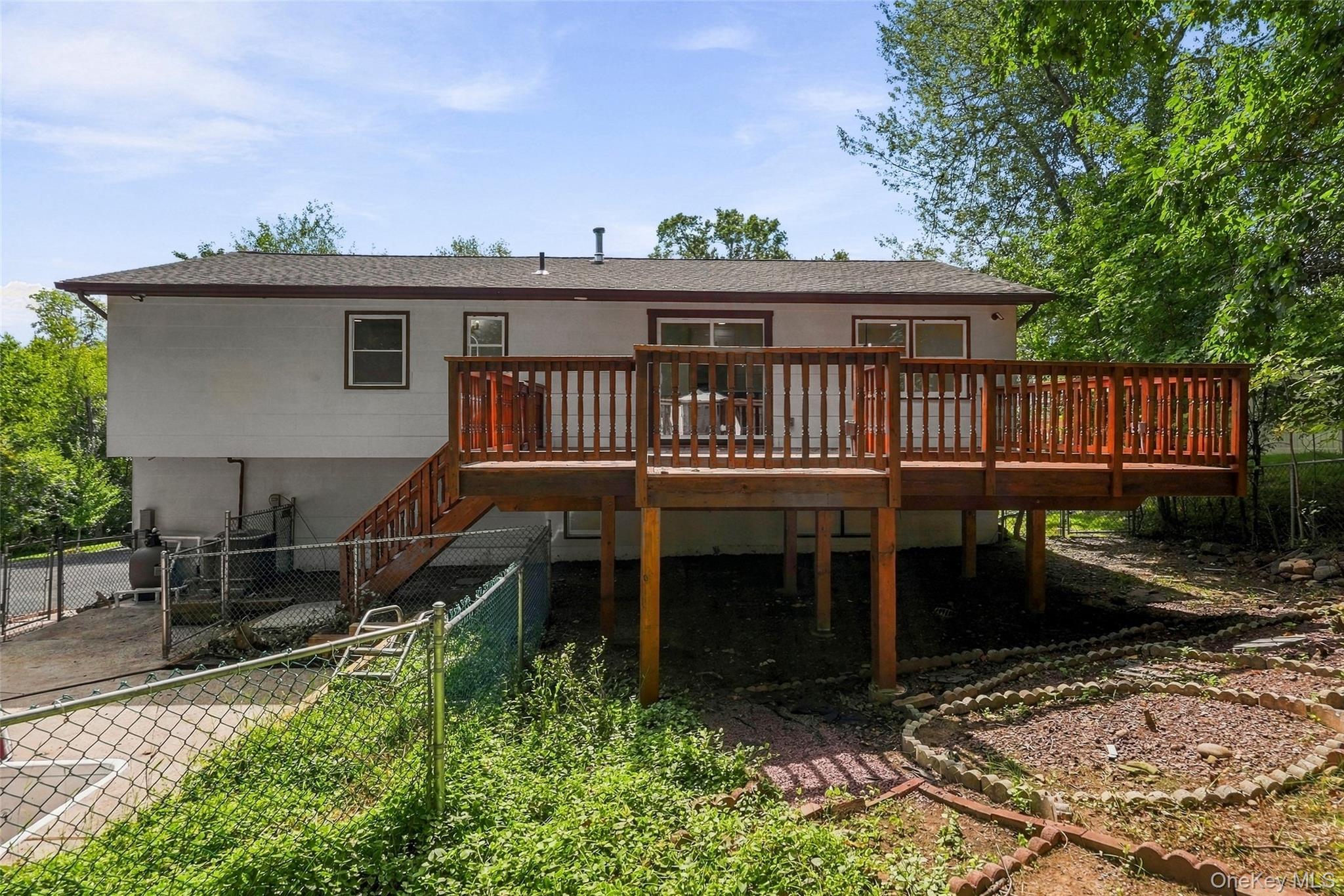 2 Deborah Lane – For Sale photo 35