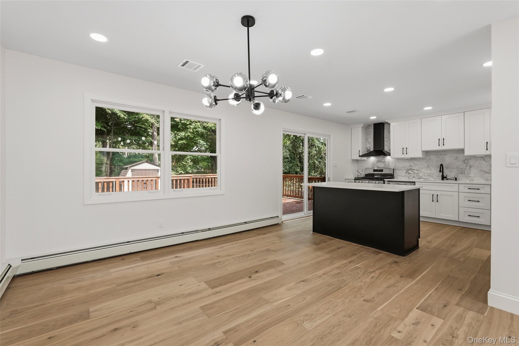 2 Deborah Lane – For Sale photo 17