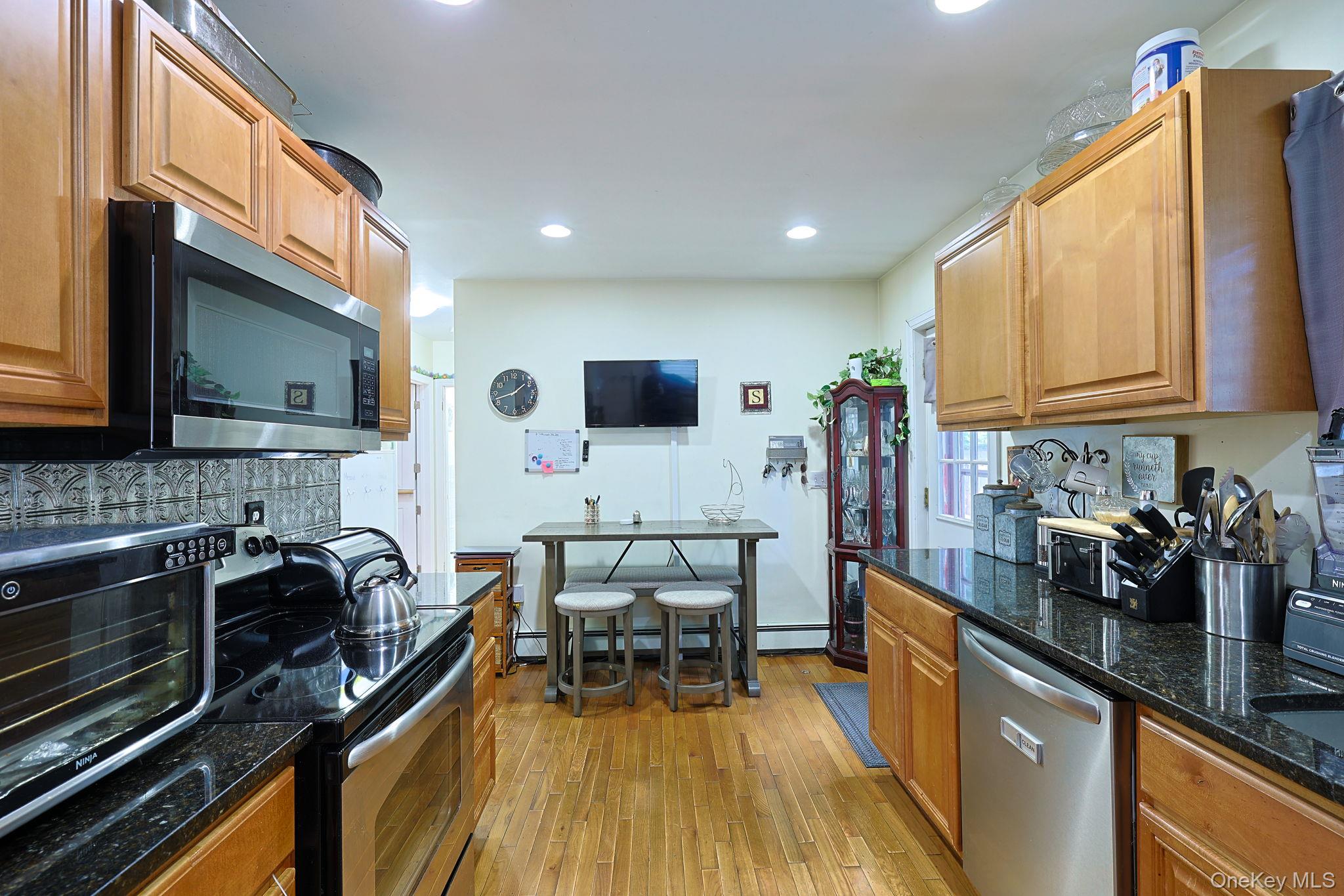 42 Streit Avenue – For Sale photo 7