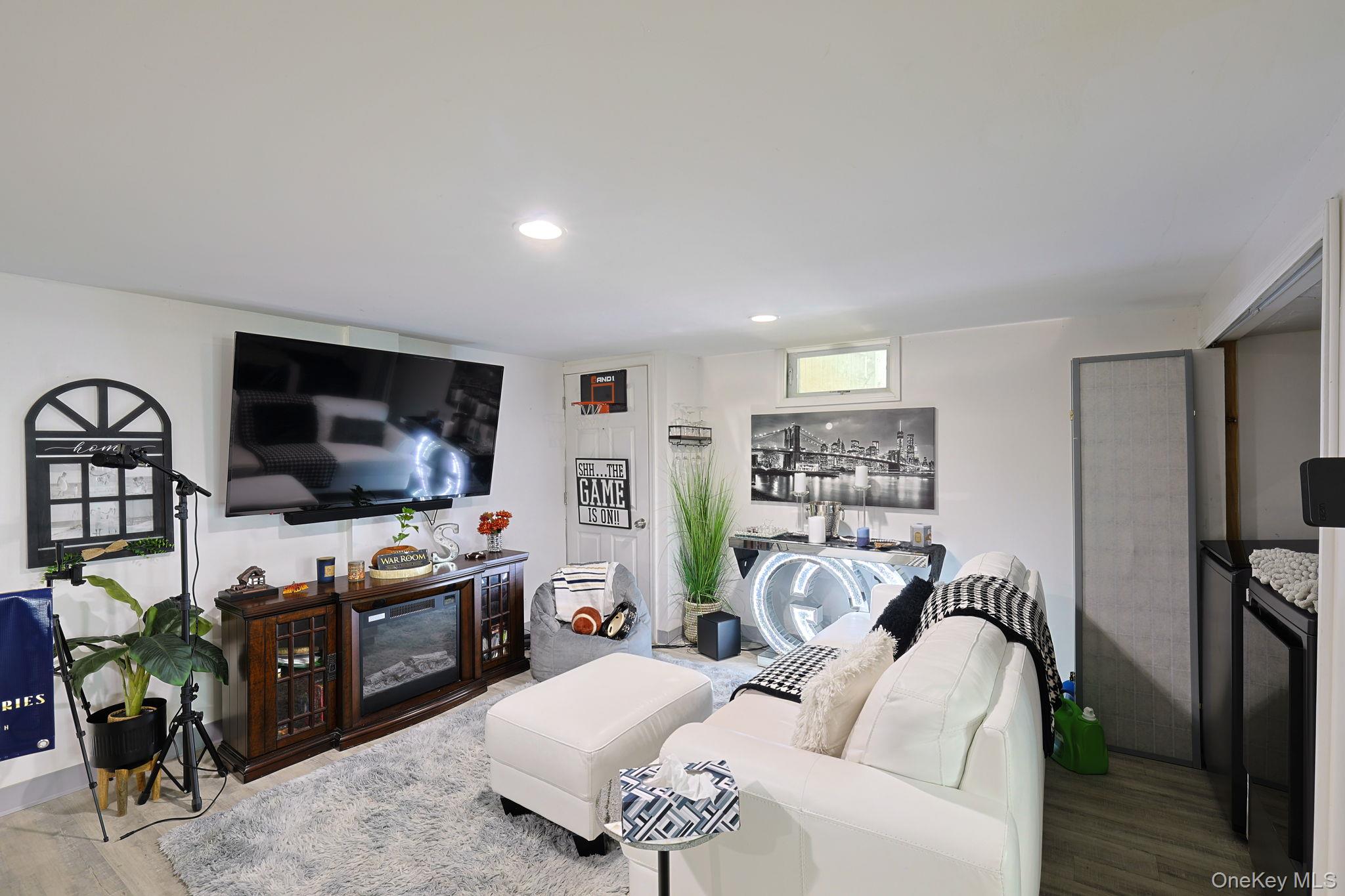 42 Streit Avenue – For Sale photo 18