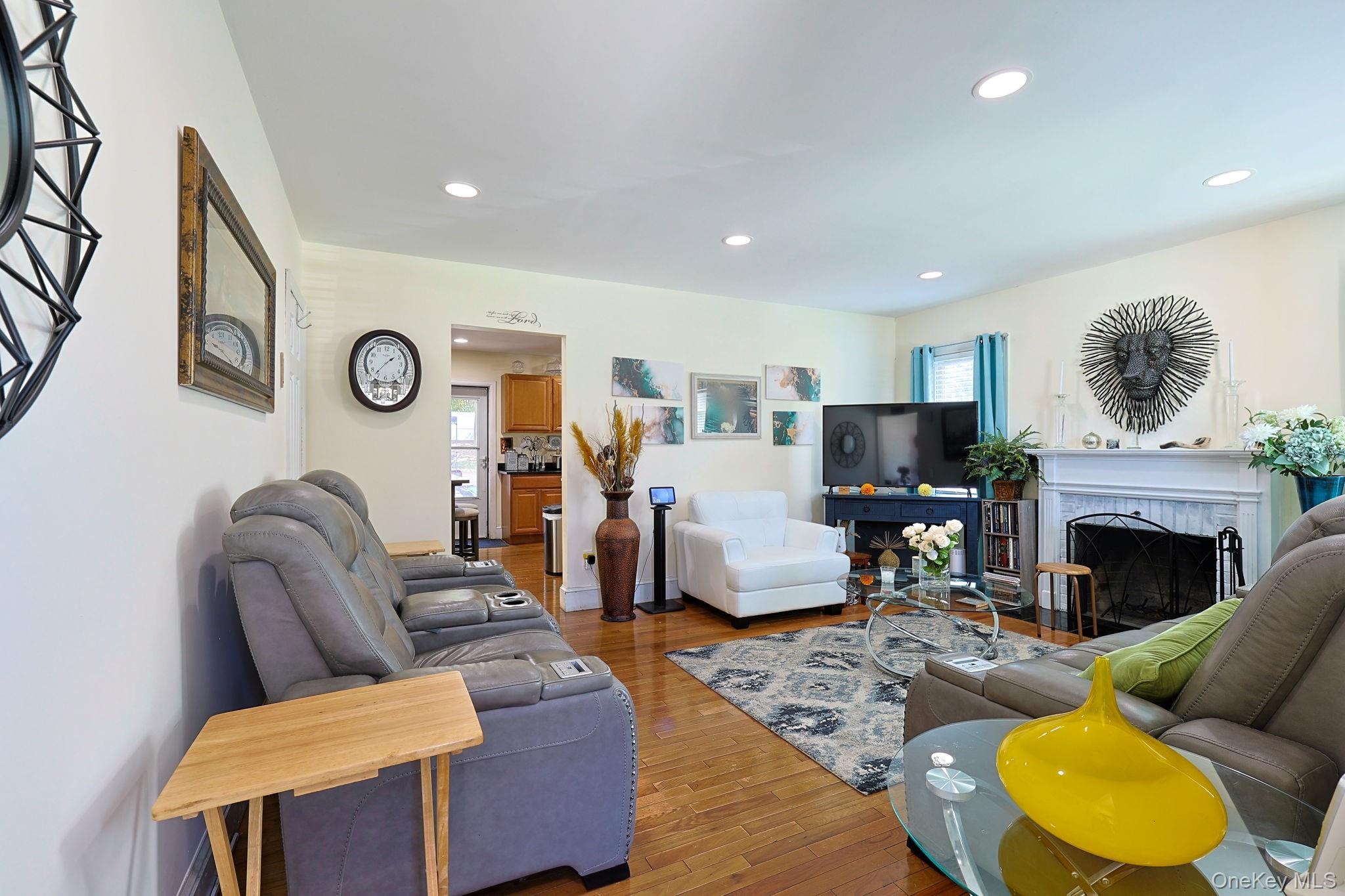 42 Streit Avenue – For Sale photo 4