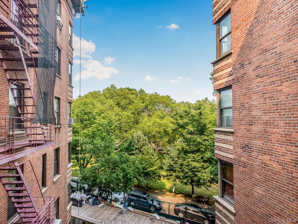 306 E Mosholu Parkway S, Unit 4F photo 16