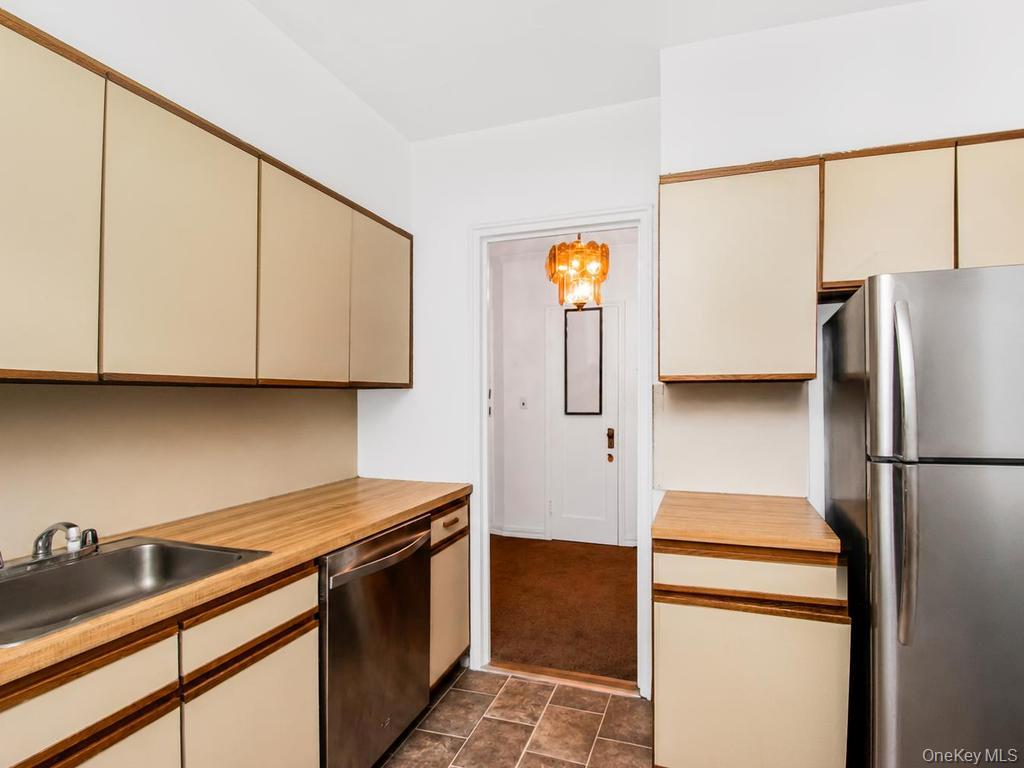 306 E Mosholu Parkway S, Unit 4F photo 7