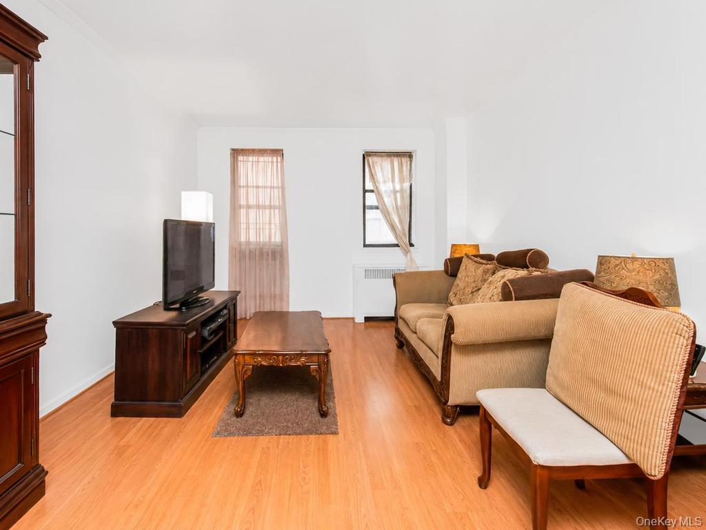 306 E Mosholu Parkway S, Unit 4F photo 2