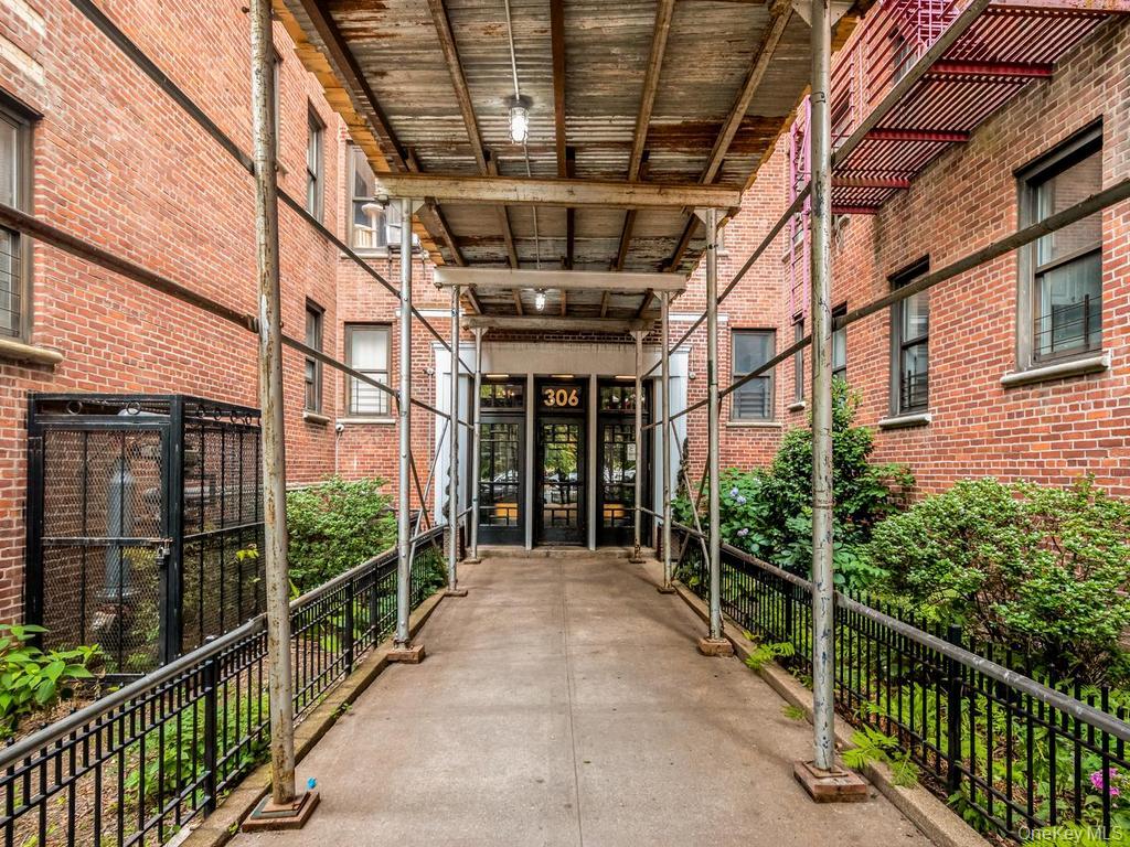 306 E Mosholu Parkway S, Unit 4F photo 15