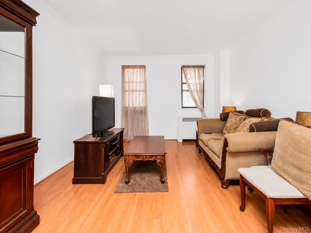 306 E Mosholu Parkway S, Unit 4F photo 3