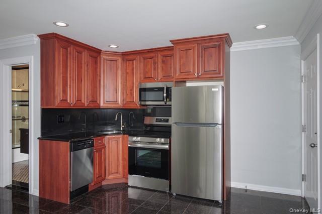 118 Carleton Avenue, Unit 2B photo 2