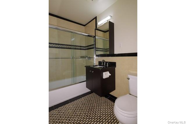118 Carleton Avenue, Unit 2B photo 8