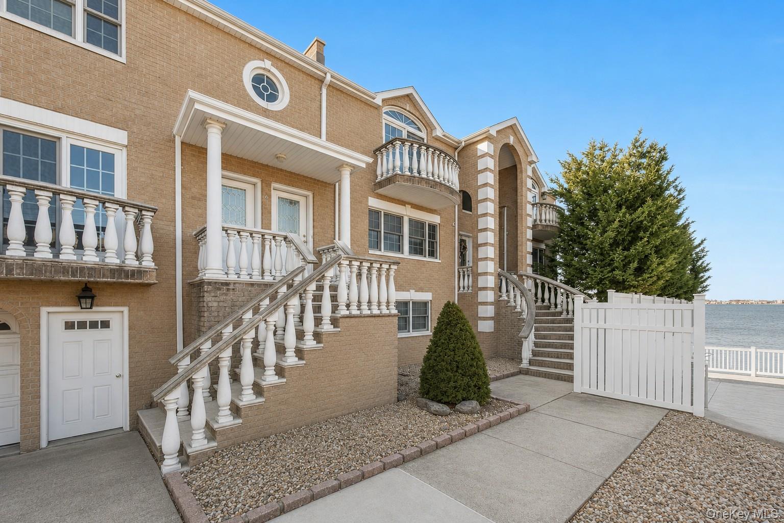 6 Pell Place, Unit 2
