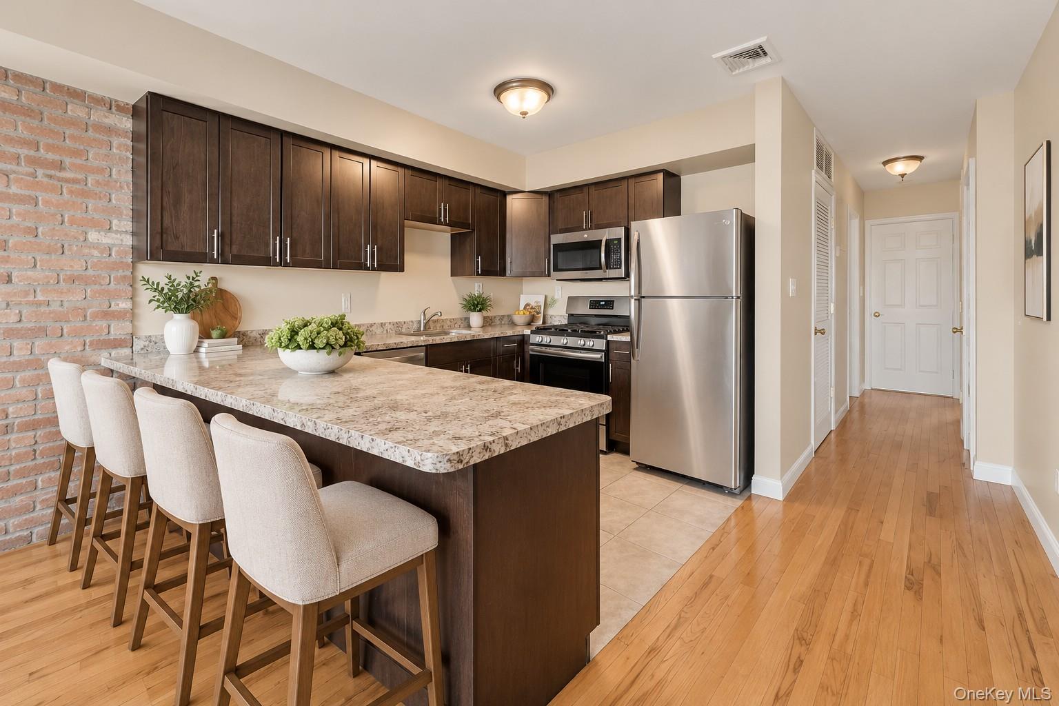 6 Pell Place, Unit 2 photo 5