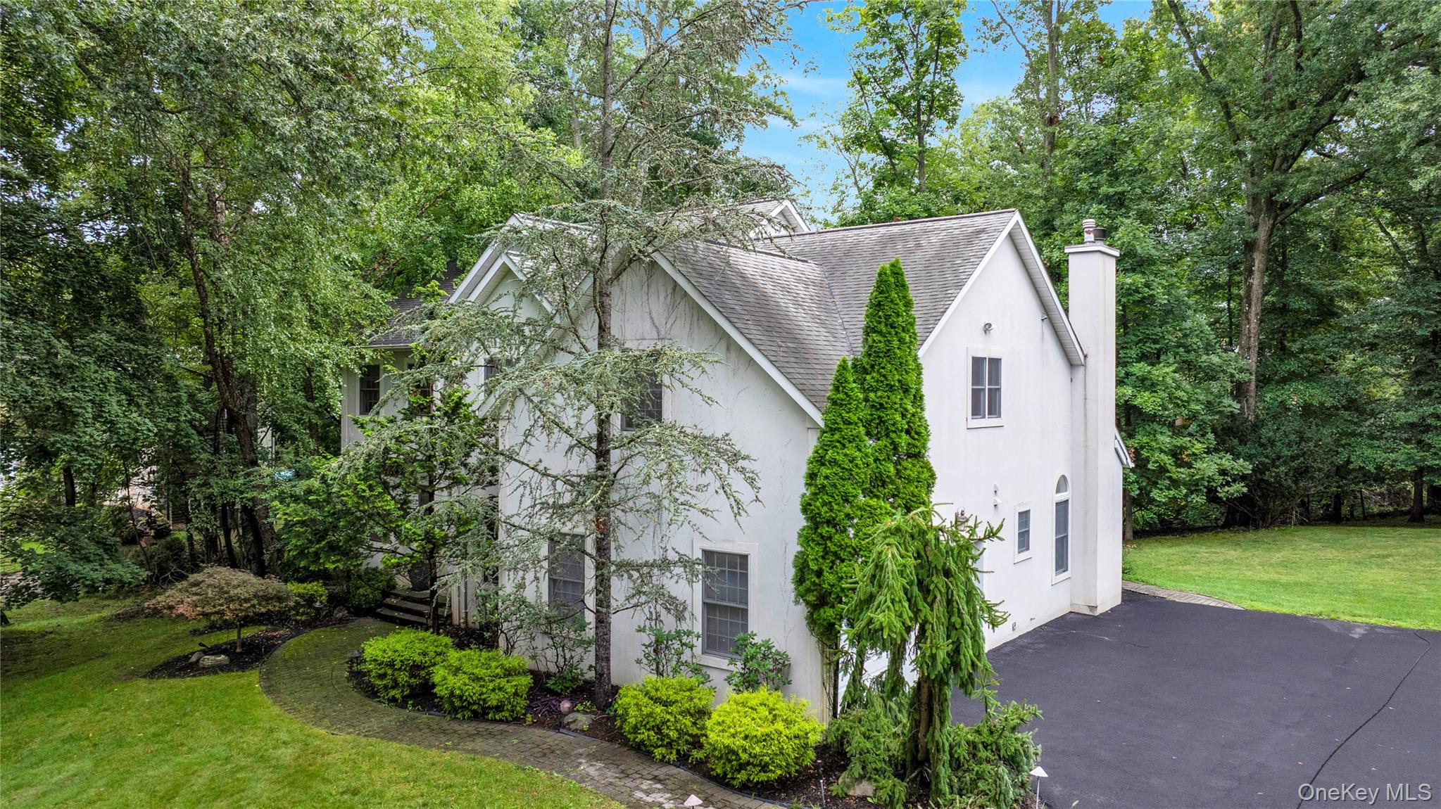 11 Croyden Lane – For Sale photo 2