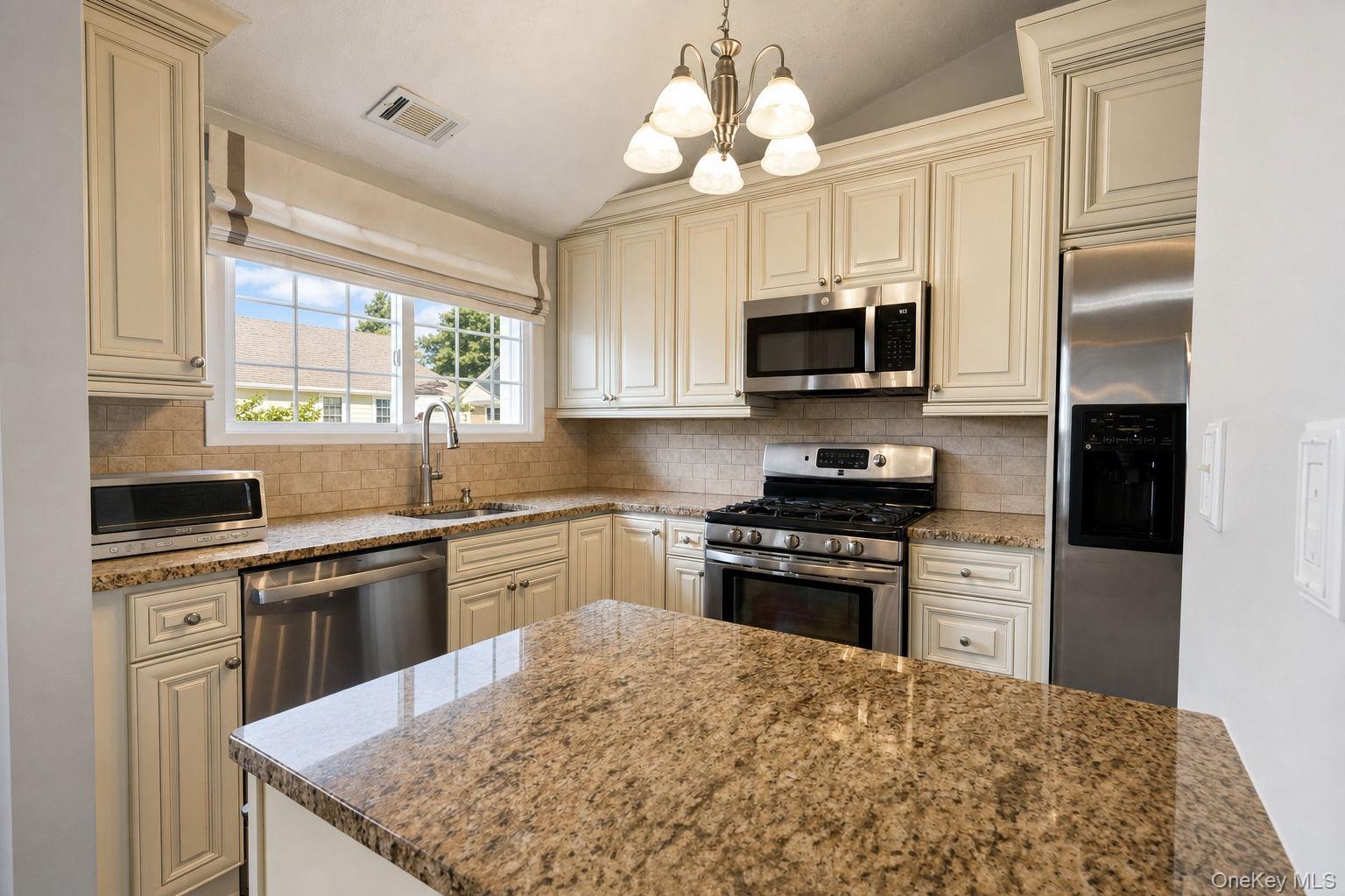 3211 Whispering Hills – For Sale photo 14