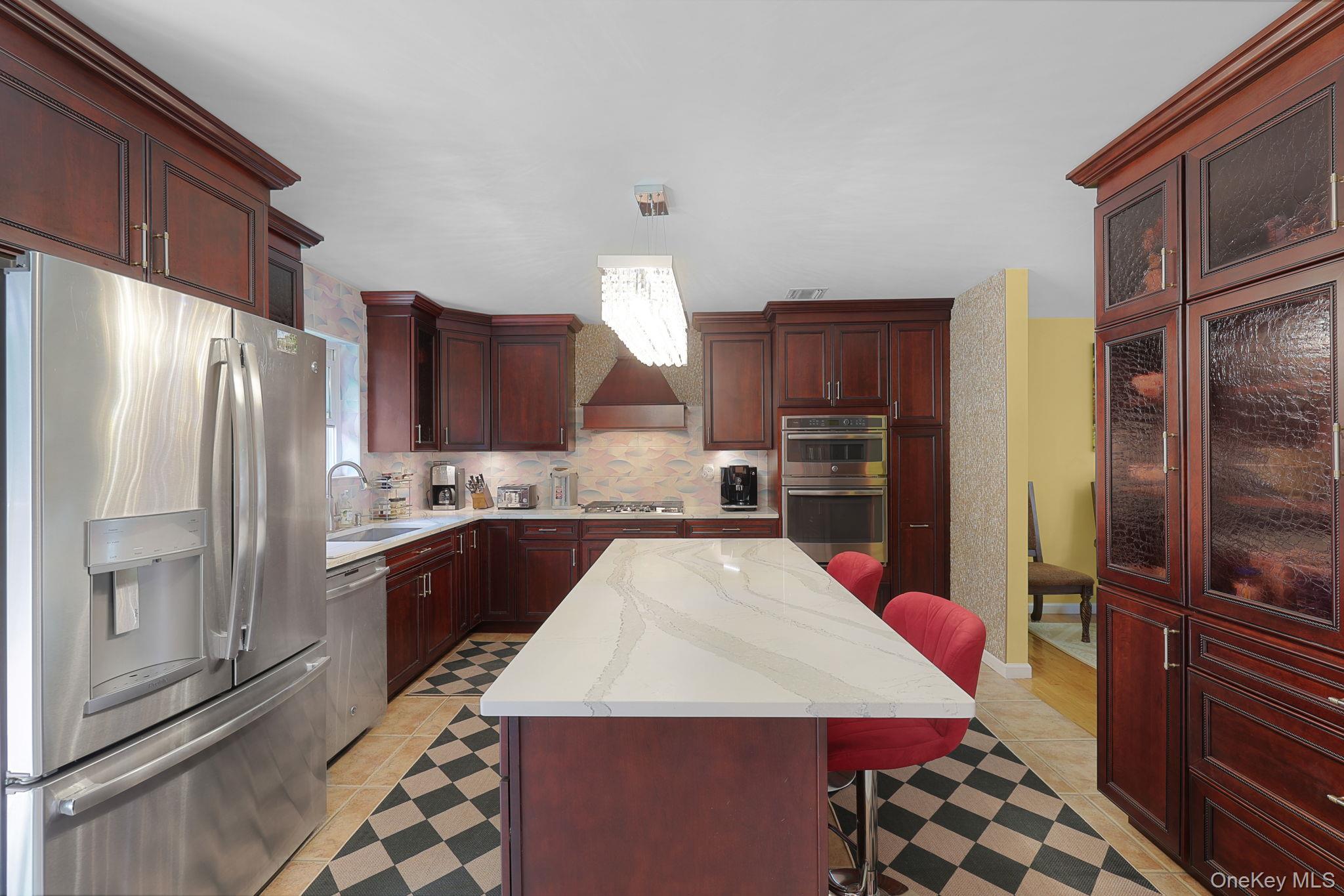 61 Lake Shore Drive S – For Sale photo 3