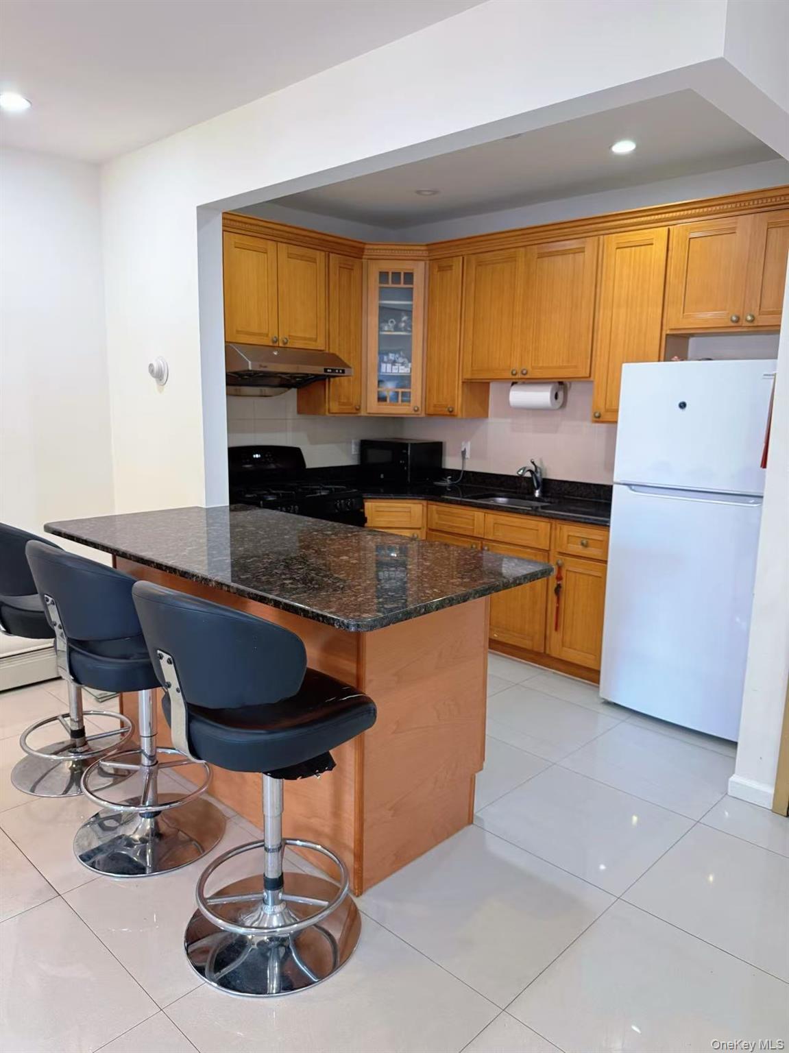 104-48 37th Drive, Unit 4D photo 4