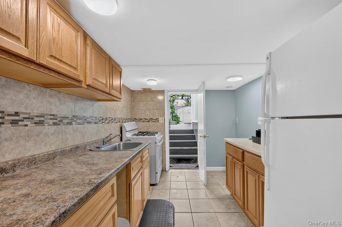 255 Cochran Place – For Sale photo 11