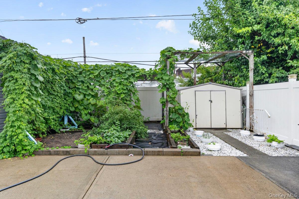 255 Cochran Place – For Sale photo 7