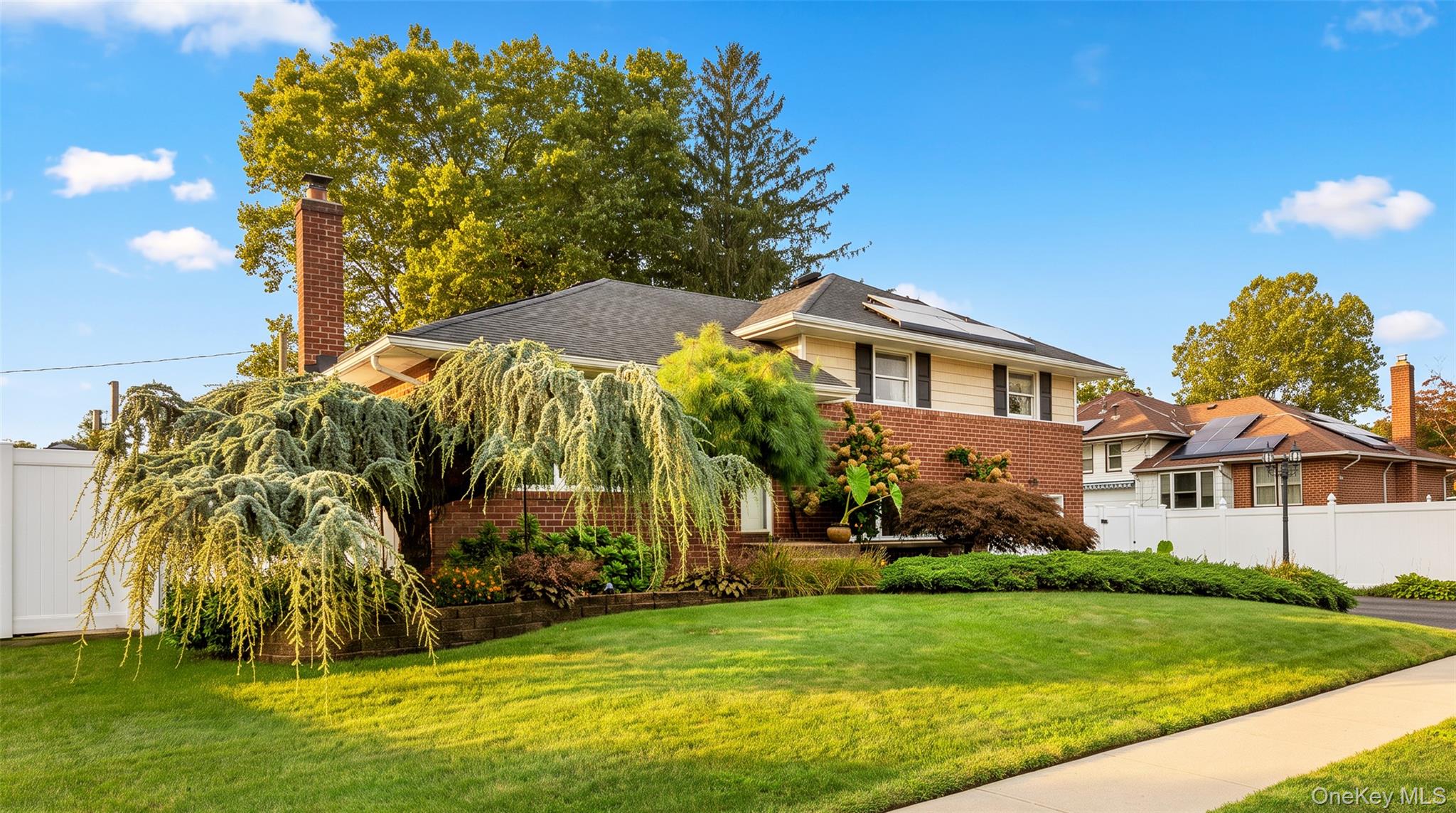 54 Jacqueline Road – For Sale photo 2