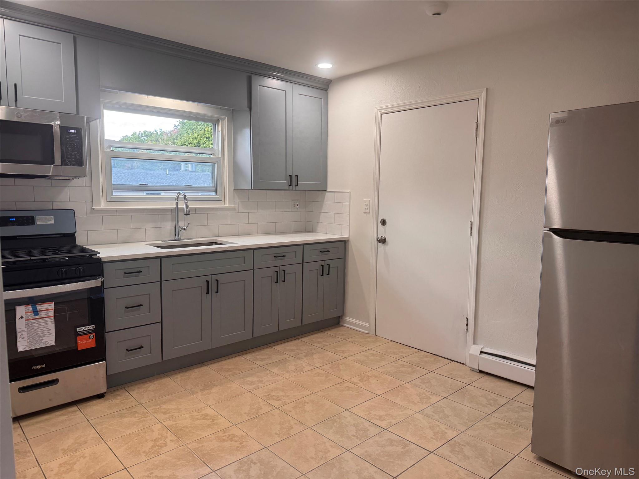 36 Congers Road, Unit 4 photo 3