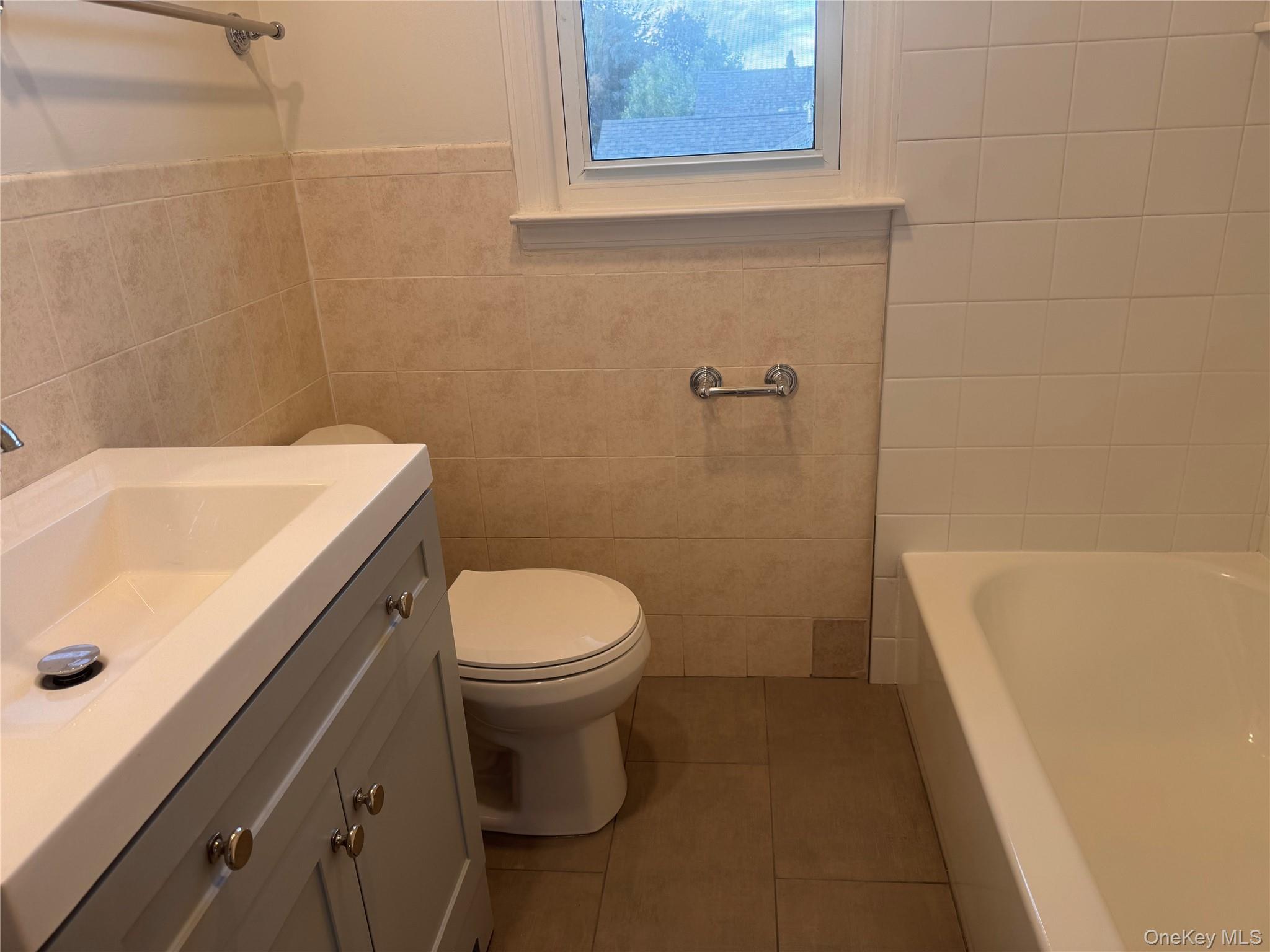 36 Congers Road, Unit 4 photo 12