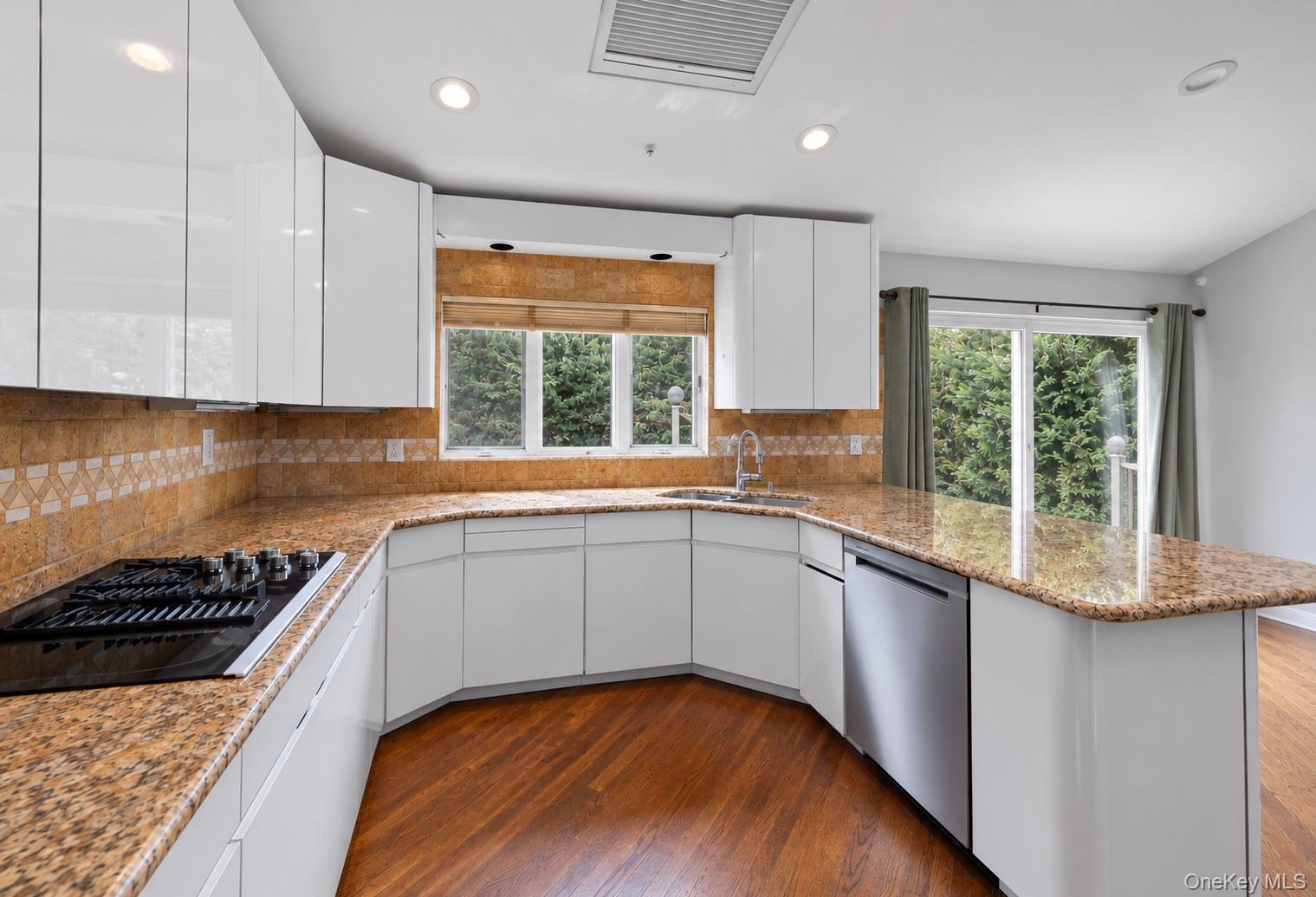 79 Plymouth Road – For Rent photo 4