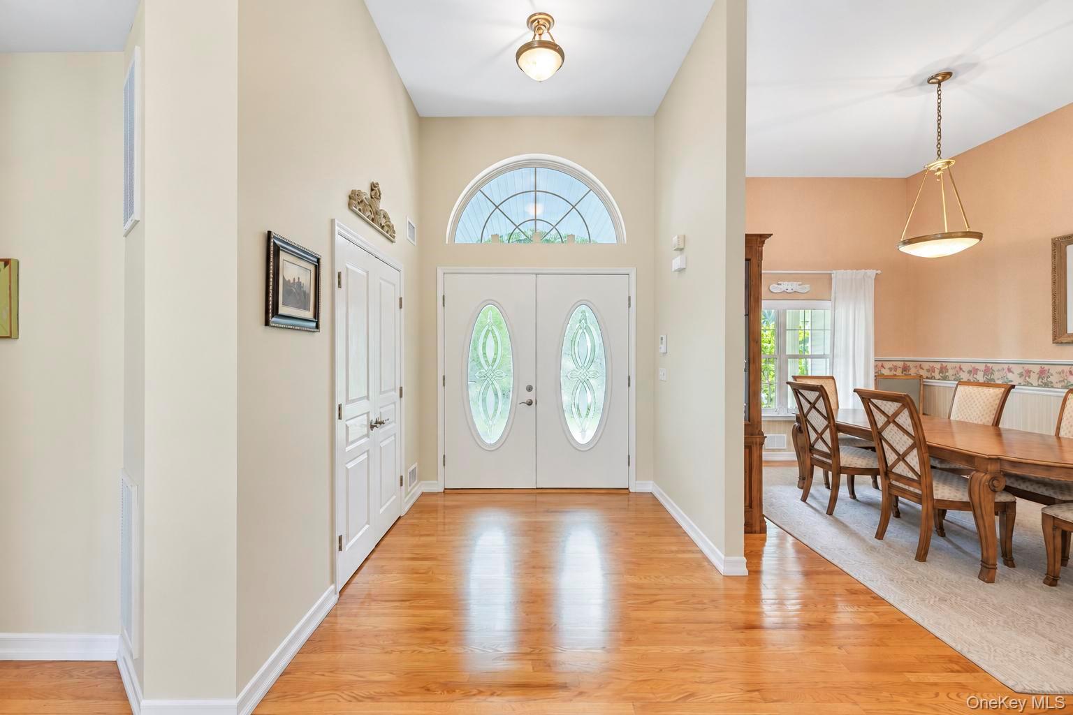 7 Wood Hollow Drive – For Sale photo 2