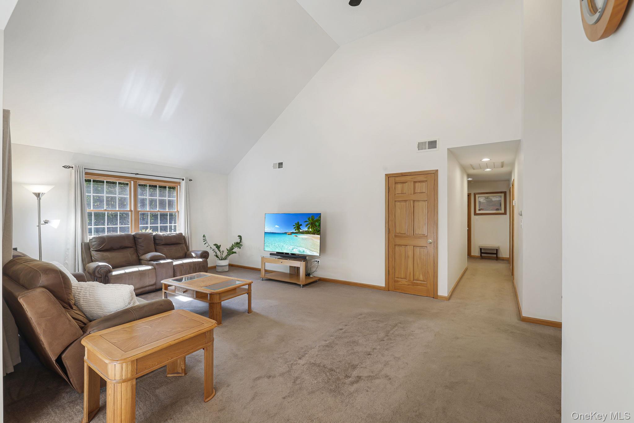 700 Oregon Trail – For Sale photo 13