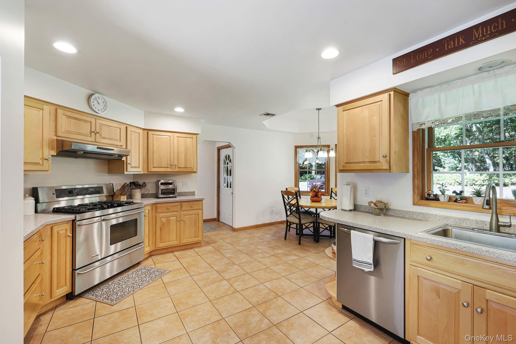 700 Oregon Trail – For Sale photo 5