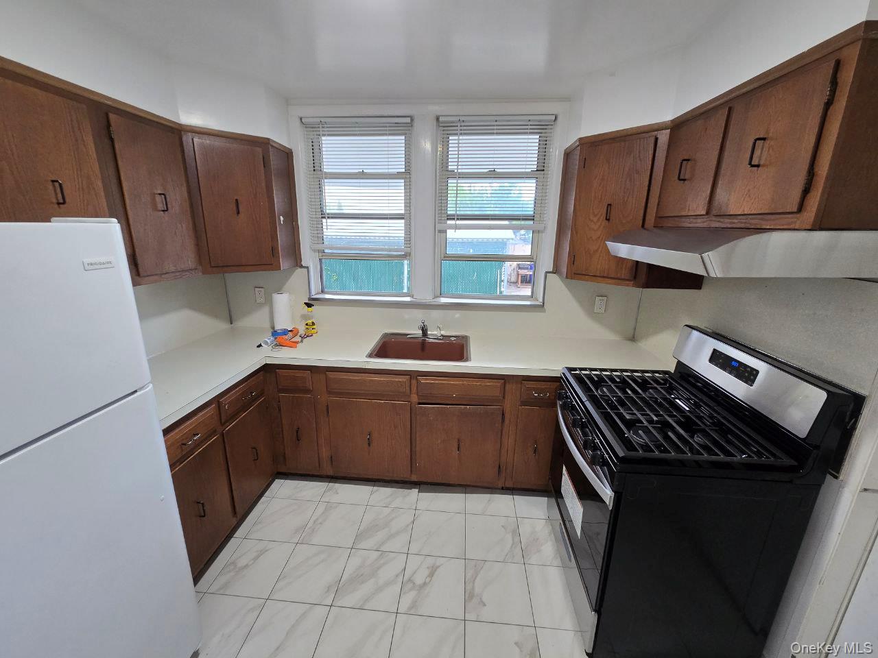 3175 Layton Avenue – For Rent photo 9
