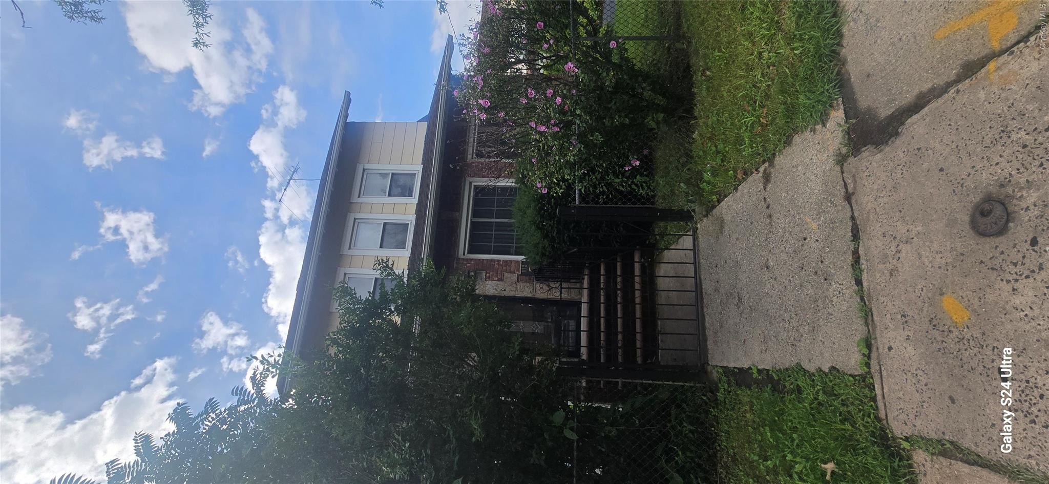 112 E 4th Street – For Sale photo 4